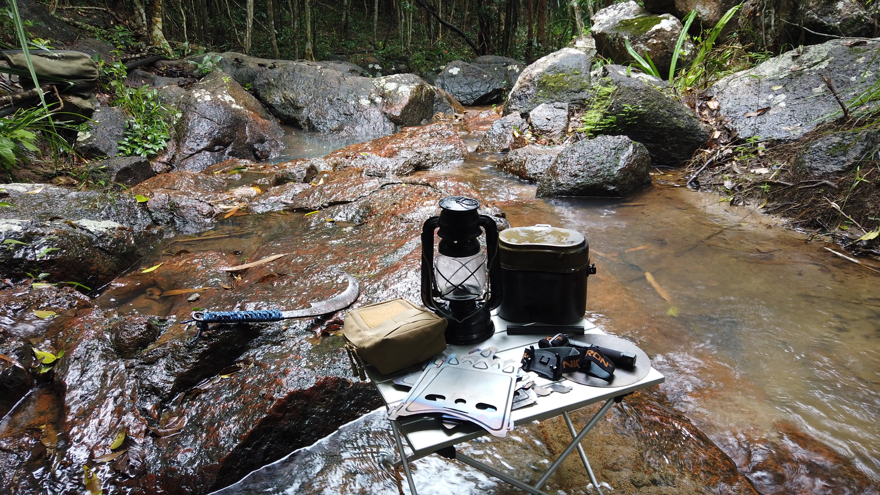 Cuối tuần đi lên núi Dinh tắm suối xả stress, hòa mình vào thiên nhiên hoang dã.