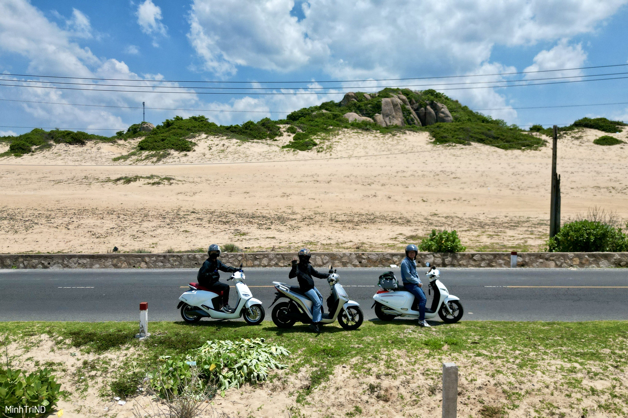 Những khoảnh khắc đẹp với xe máy điện VinFast trong hành trình Tinhte On The Road 2022