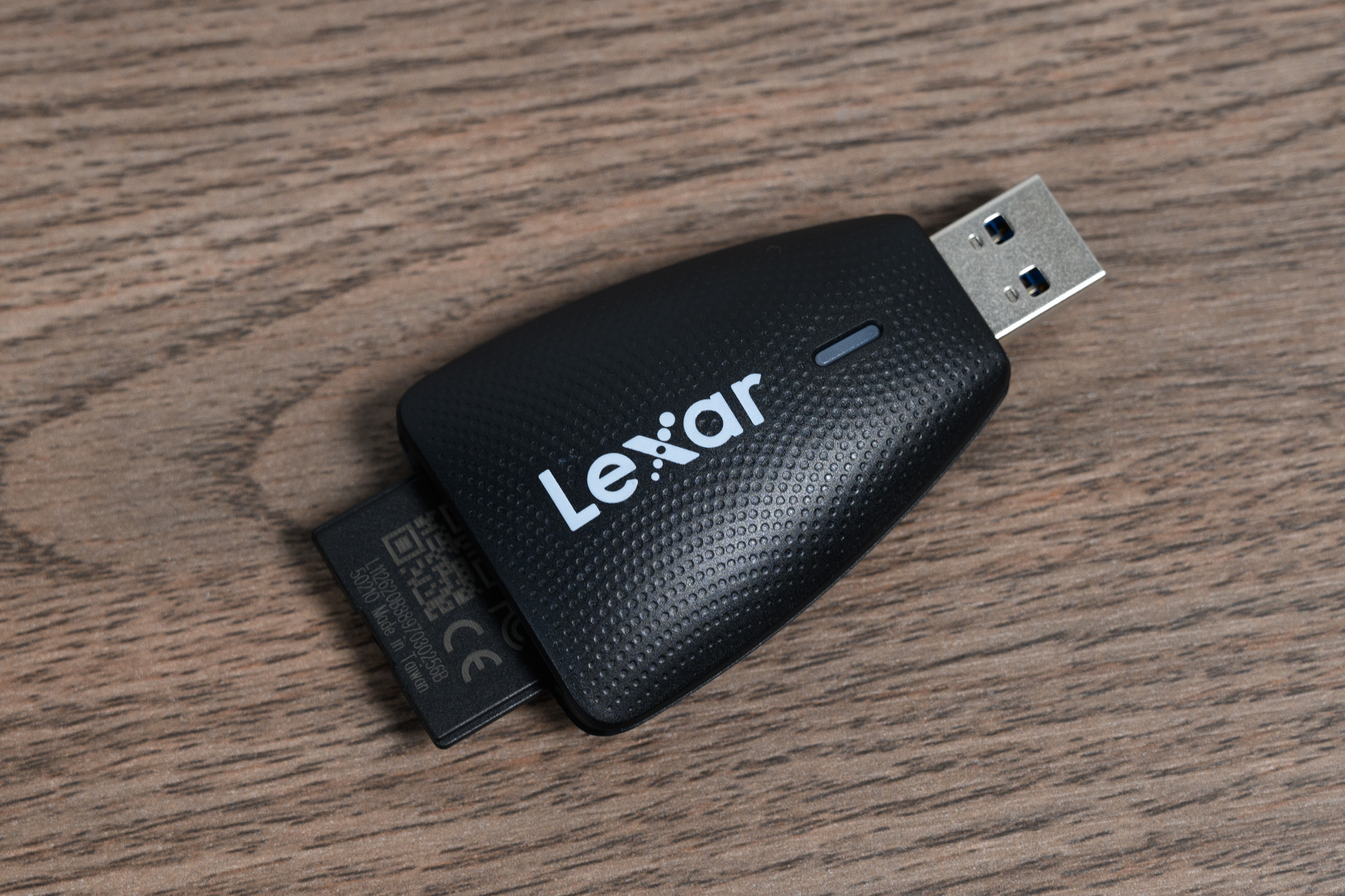 Lexar_Multi-Card_2-in-1_USB 3.1_Reader_2.jpg