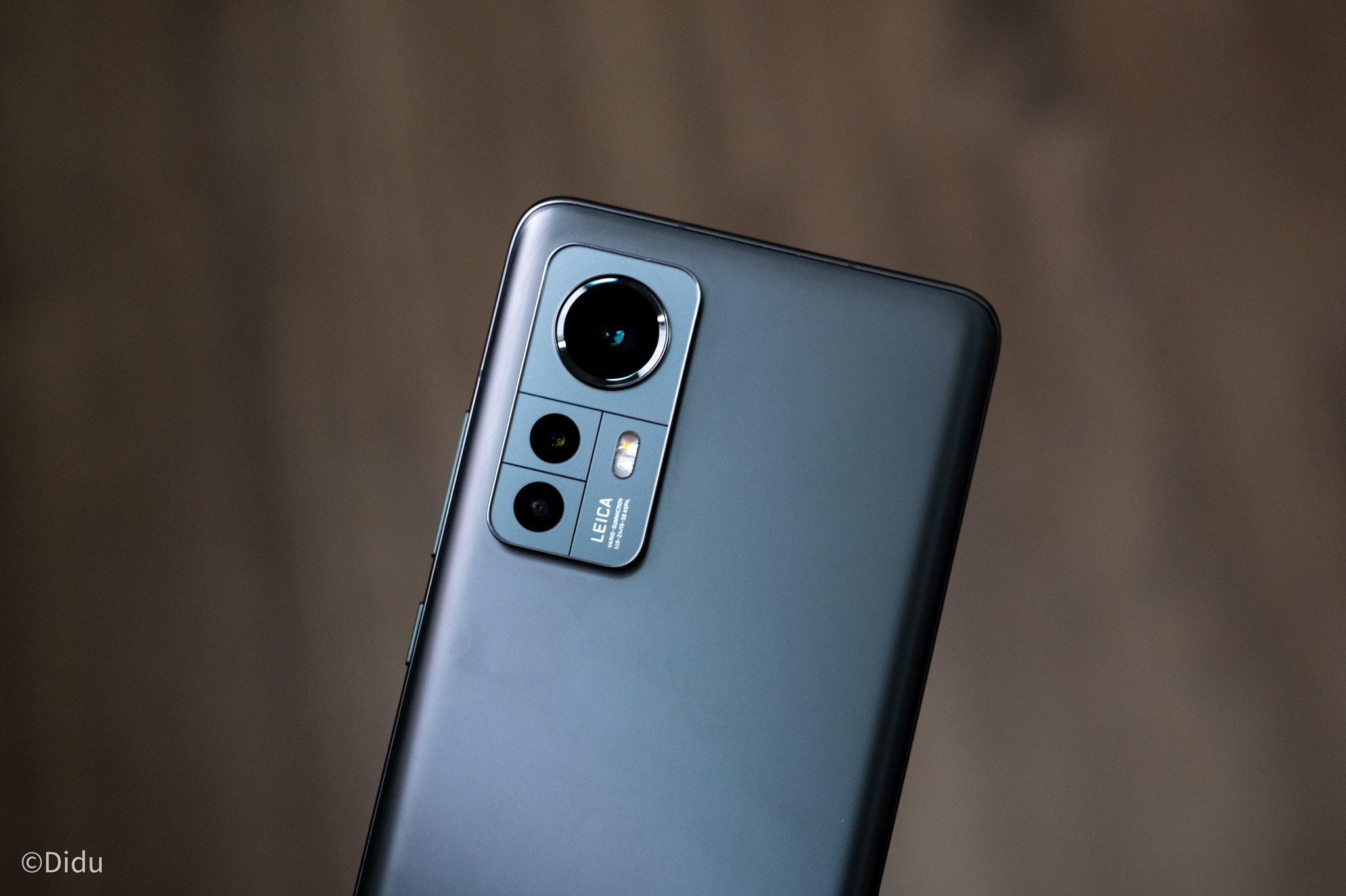 Trên tay Xiaomi 12S: Android nhỏ gọn siêu mạnh, camera Profile màu Leica