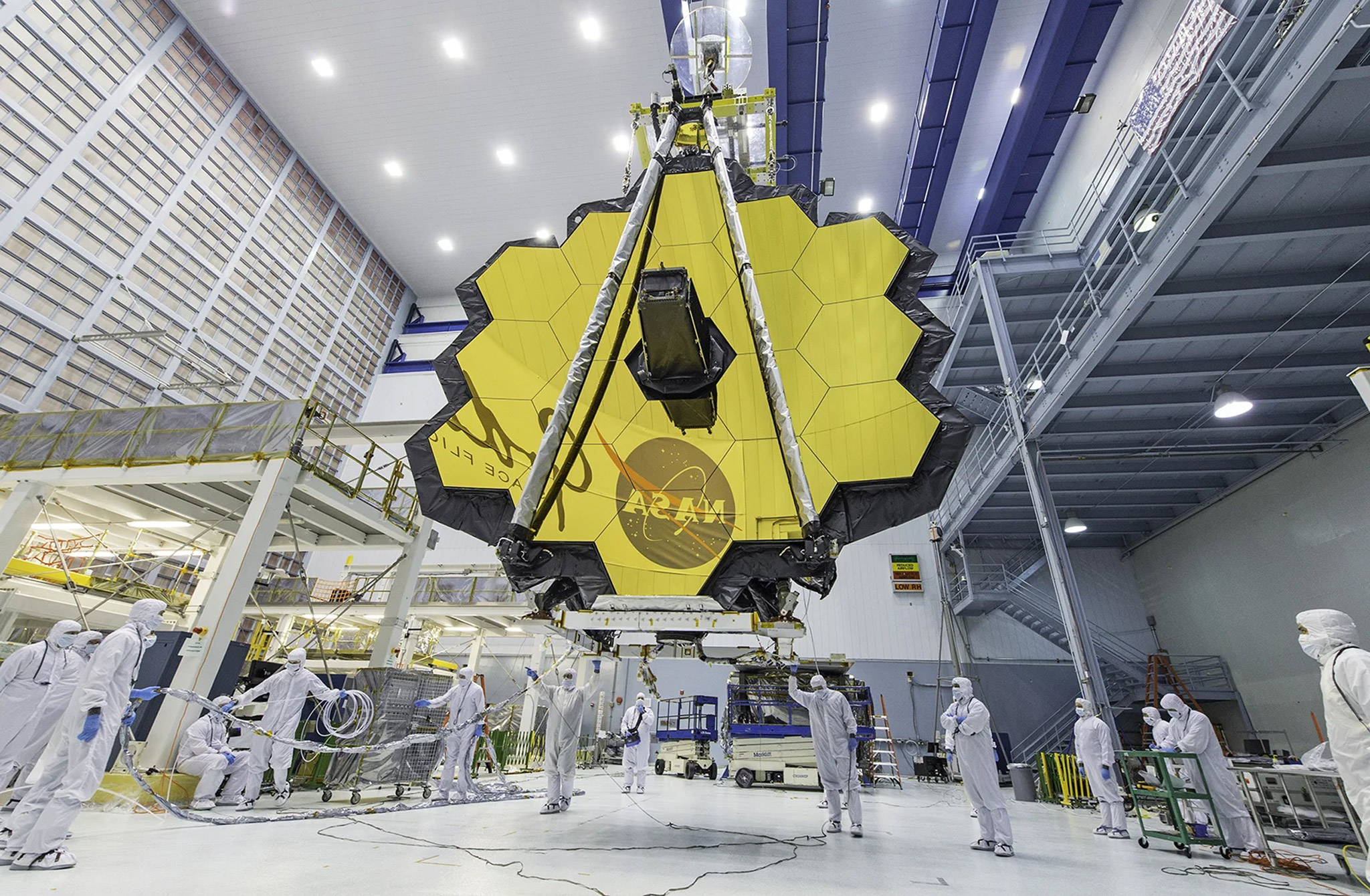 The-James-Webb-Telescope-Captures-Photos-on-a-Small-68GB-SSD_3.jpg