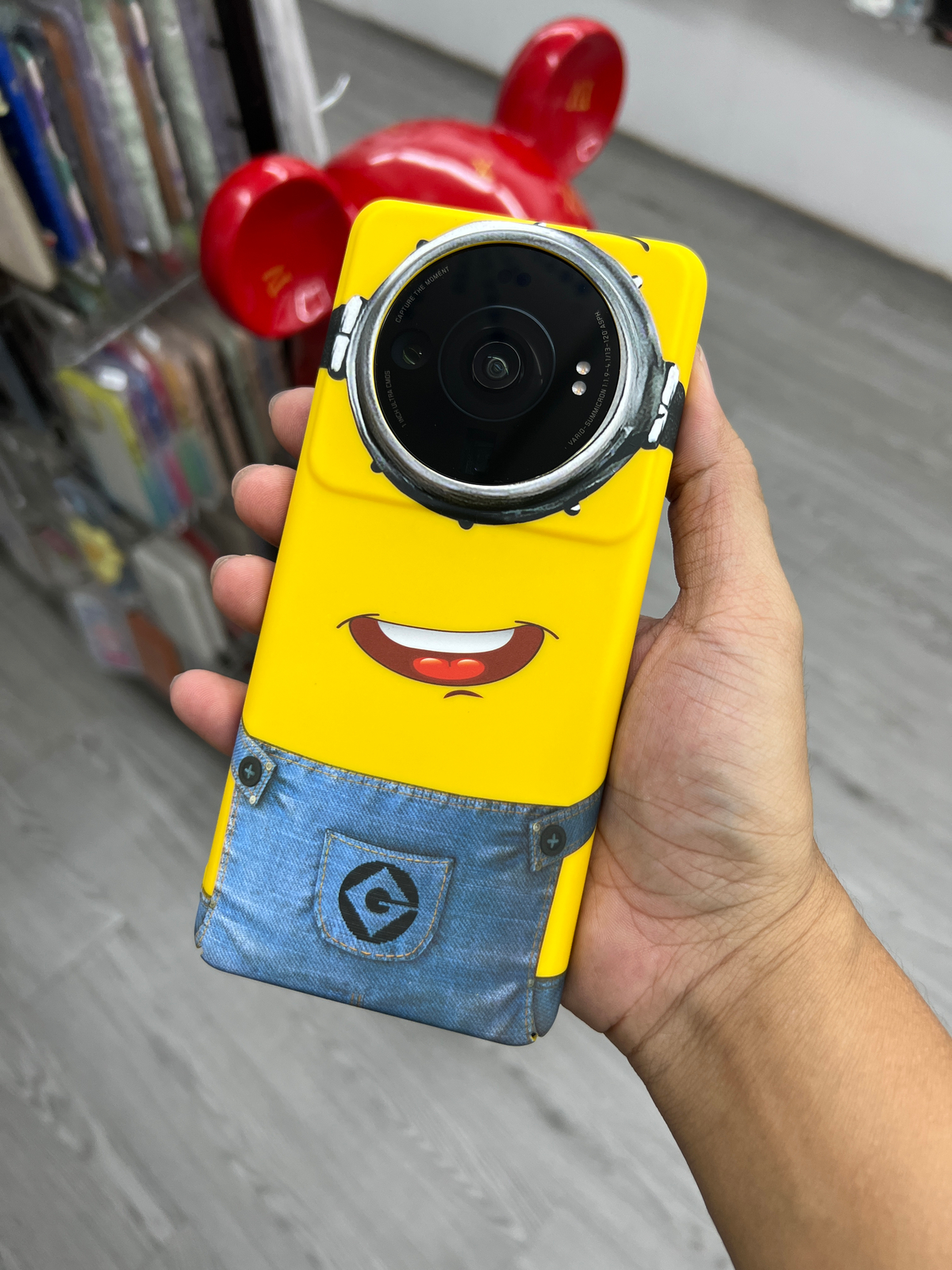 Khi Xiaomi 12S Ultra kết hợp với Minion