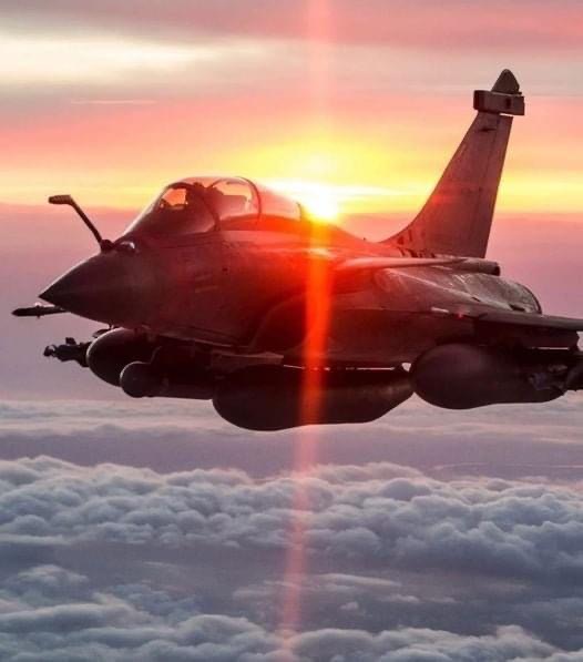 "Phượng hoàng bầu trời" Rafale của Pháp✈️