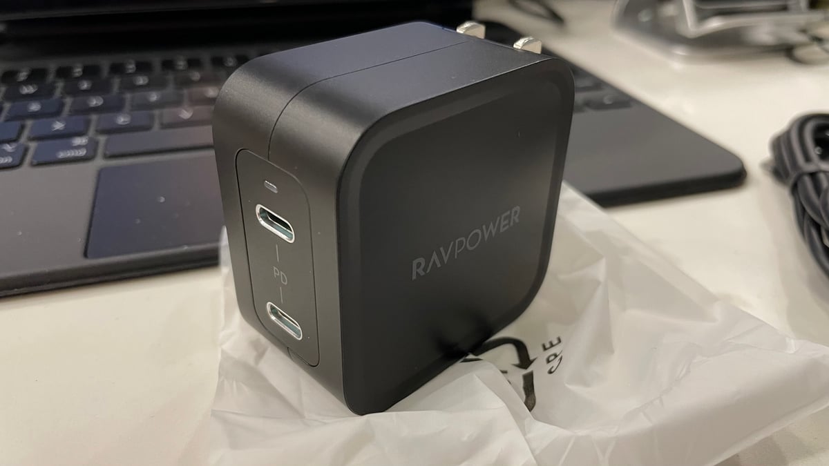 Review CỦ SẠC RAVPOWER PD PIONEER 65W 2-PORT WALL CHARGER