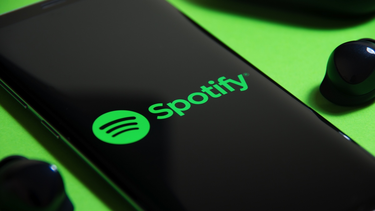 Tài khoản trả phí của Spotify sẽ có thêm nút Play và Shuffle riêng