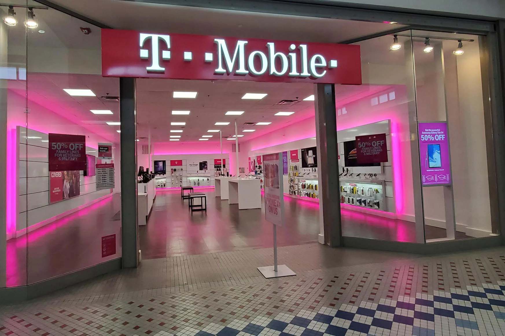 Nhân viên T-Mobile kiếm 25 triệu USD nhờ ăn trộm mã mở khóa nhà mạng, đang đối mặt án 165 năm tù