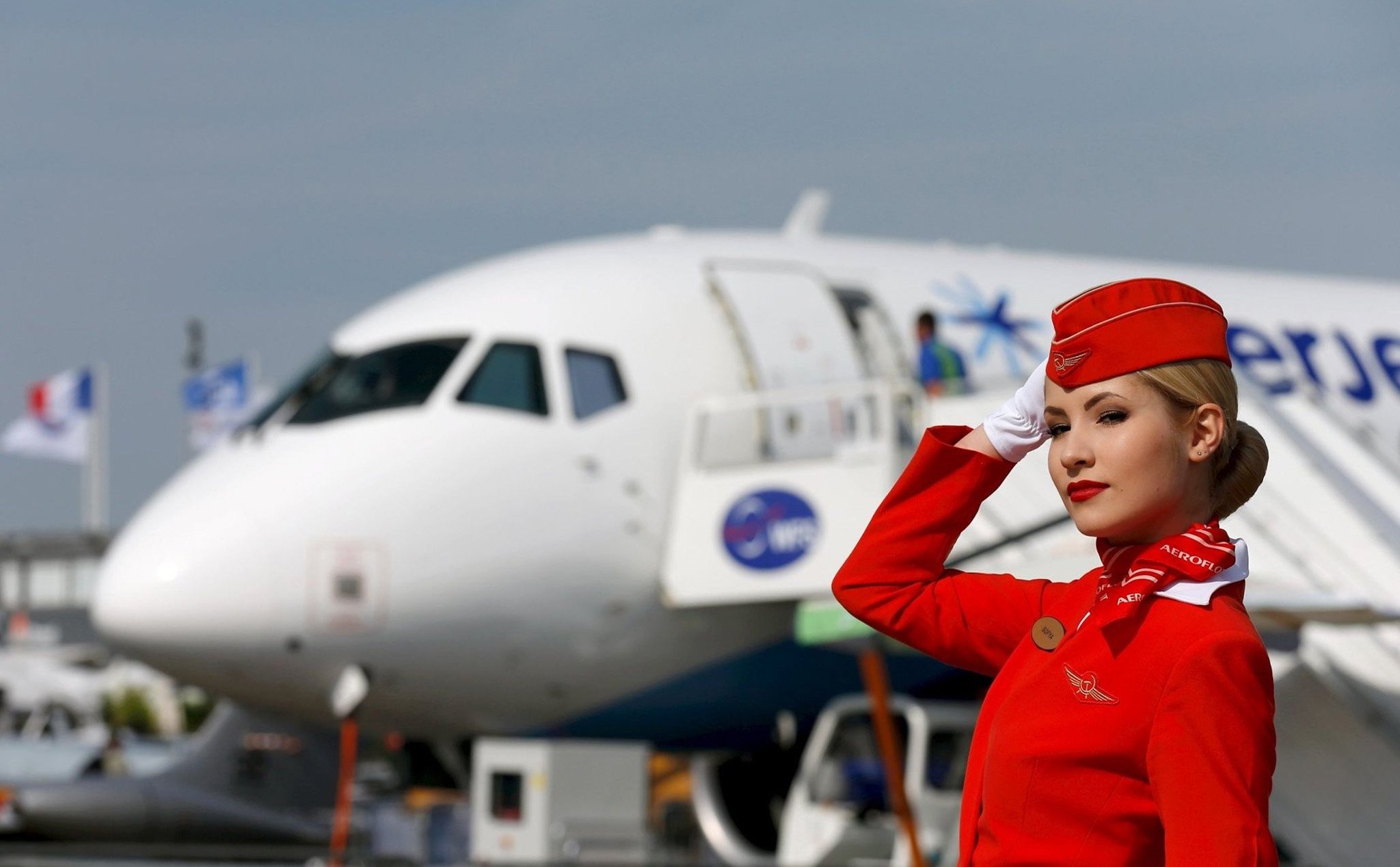 Các hãng hàng không Nga bắt đầu tháo máy bay lấy linh kiện thay thế do cấm vận