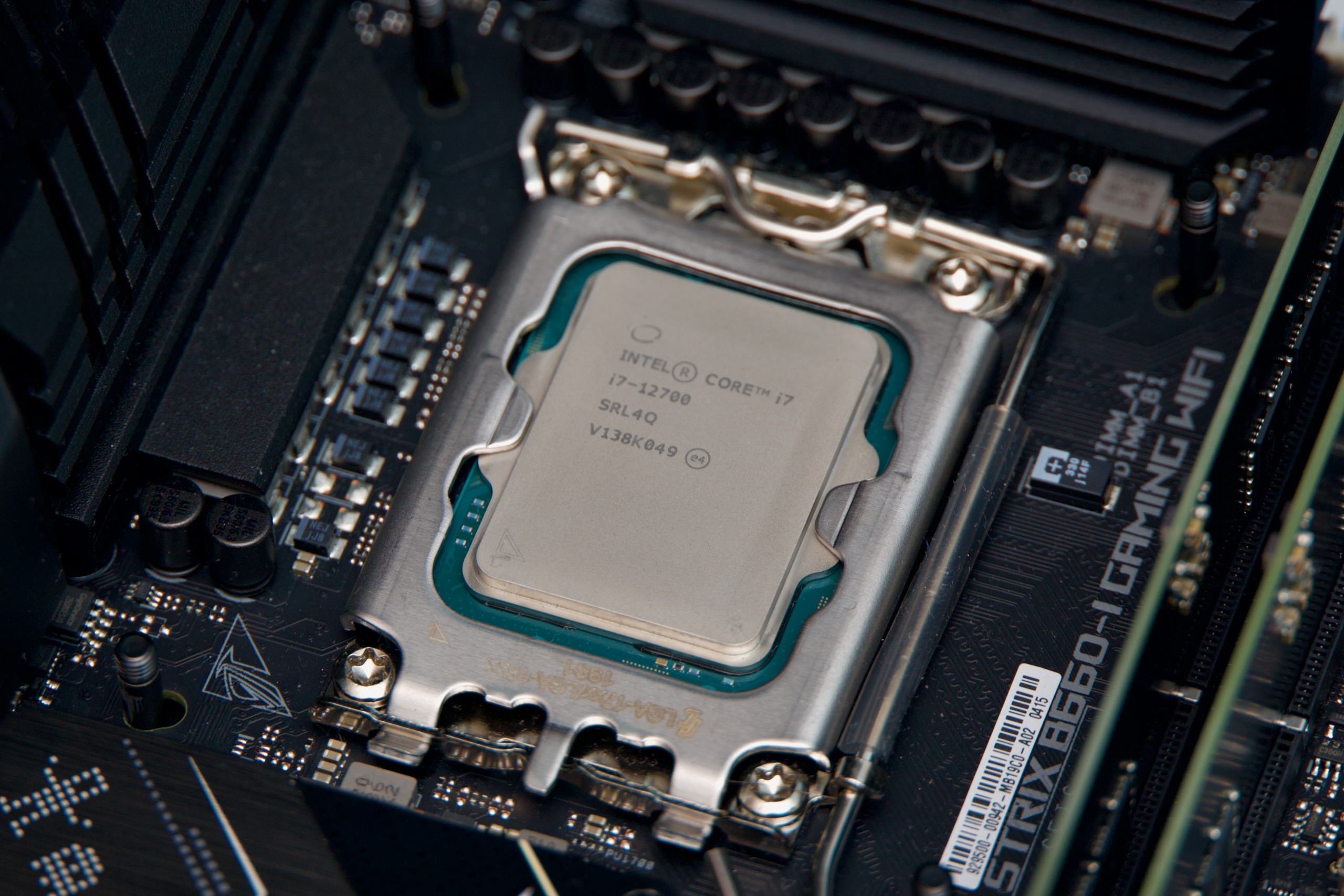 Intel nhượng quyền 5.000 bằng sáng chế, cho thuê để kiếm tiền