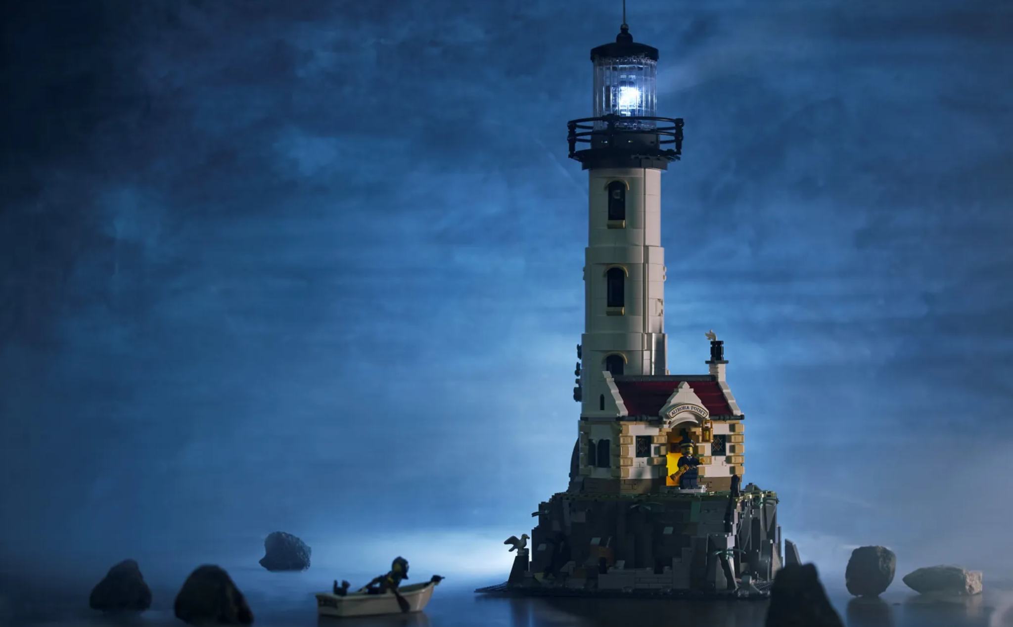 Bộ Lego Ideas: Motorized Lighthouse mới có cả motor để chạy đèn hải đăng thu nhỏ