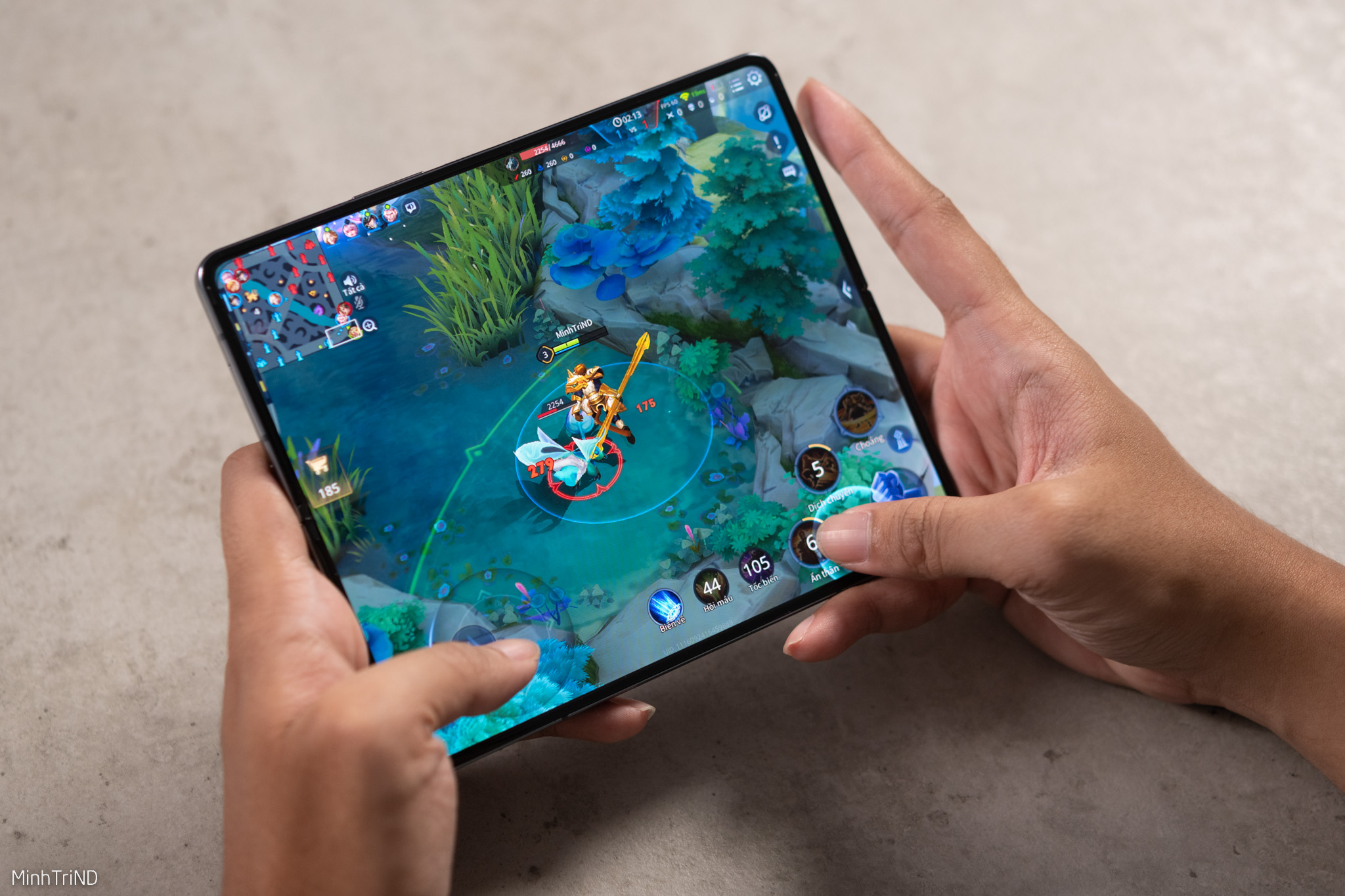 Chơi game với Galaxy Z Fold4: hiệu năng và tản nhiệt tốt hơn đáng kể, hình ảnh chưa tối ưu