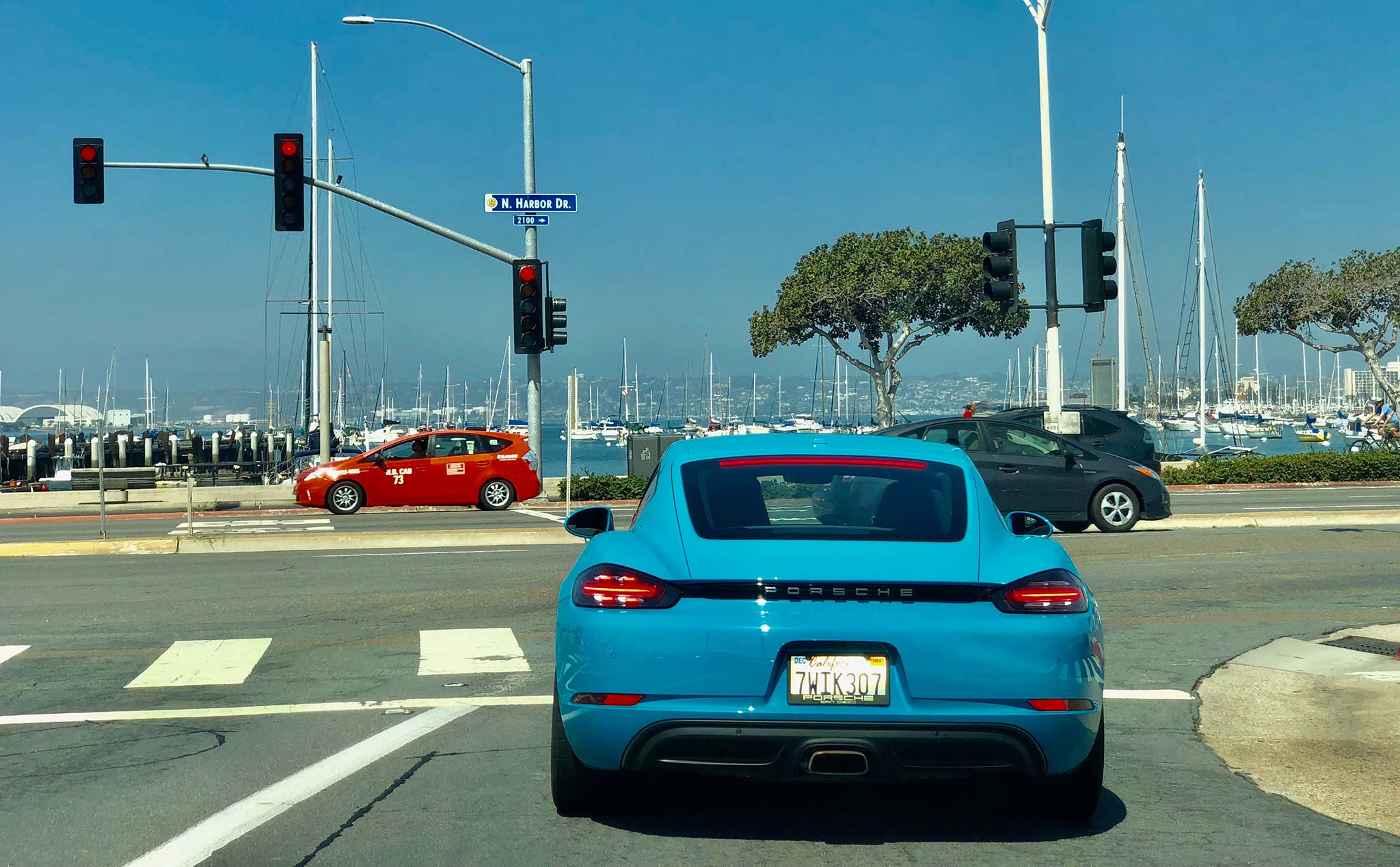 Bang California sẽ cấm bán xe dùng động cơ đốt trong từ năm 2035