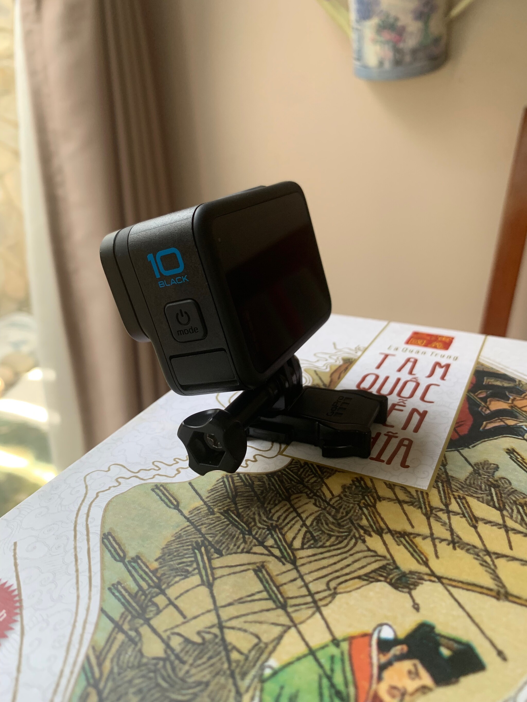 Hỏi shop mua phụ kiện GoPro chính hãng.