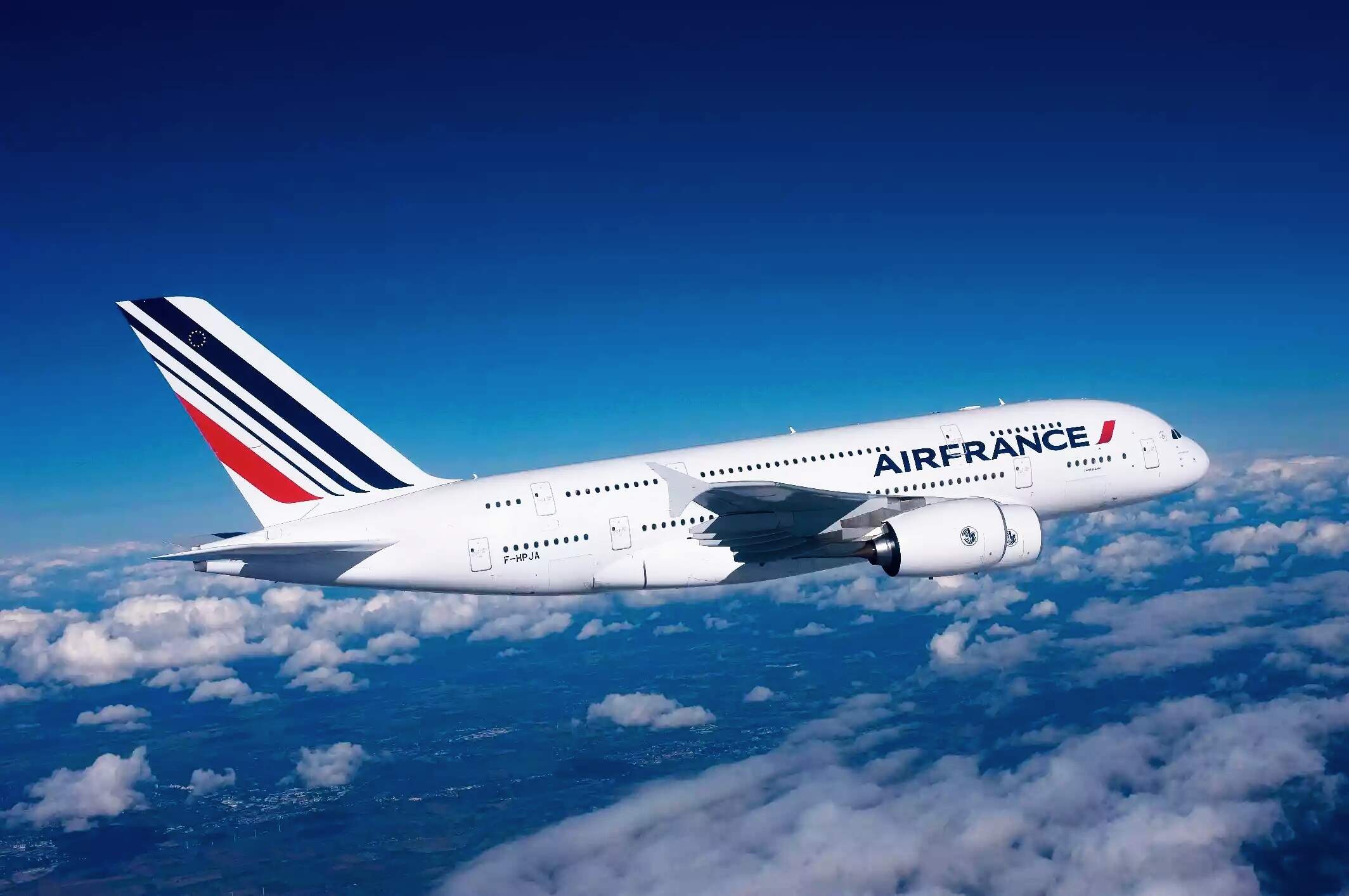 Đánh nhau ngay trong khoang lái giữa chuyến bay, hai phi công Air France bị đình chỉ bay