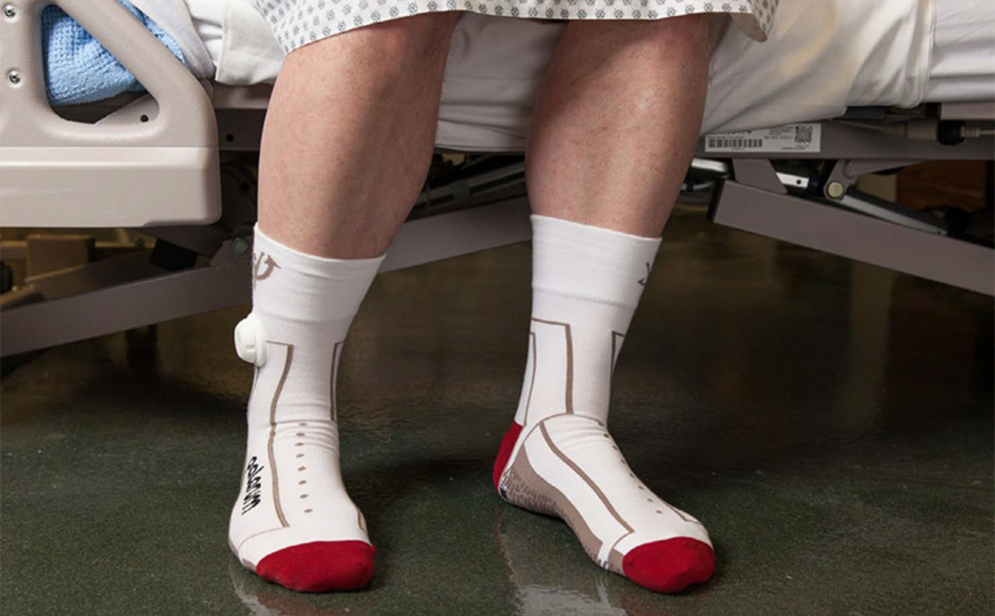 PUP Smart Socks, tất thông minh giúp giảm khả năng bị ngã ở người có nguy cơ cao