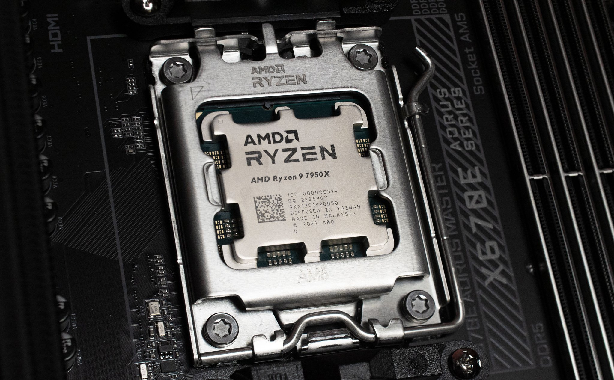 AMD chính thức ra mắt Ryzen 7000: Zen4 5nm, DDR5, PCIe 5.0, socket AM5, tăng hiệu năng chơi game