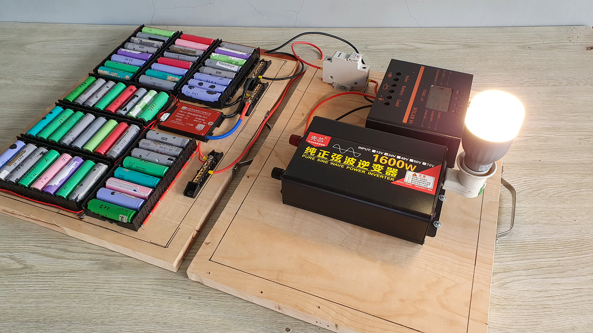 DIY Trạm phát điện di động với chi phí thấp từ pin laptop