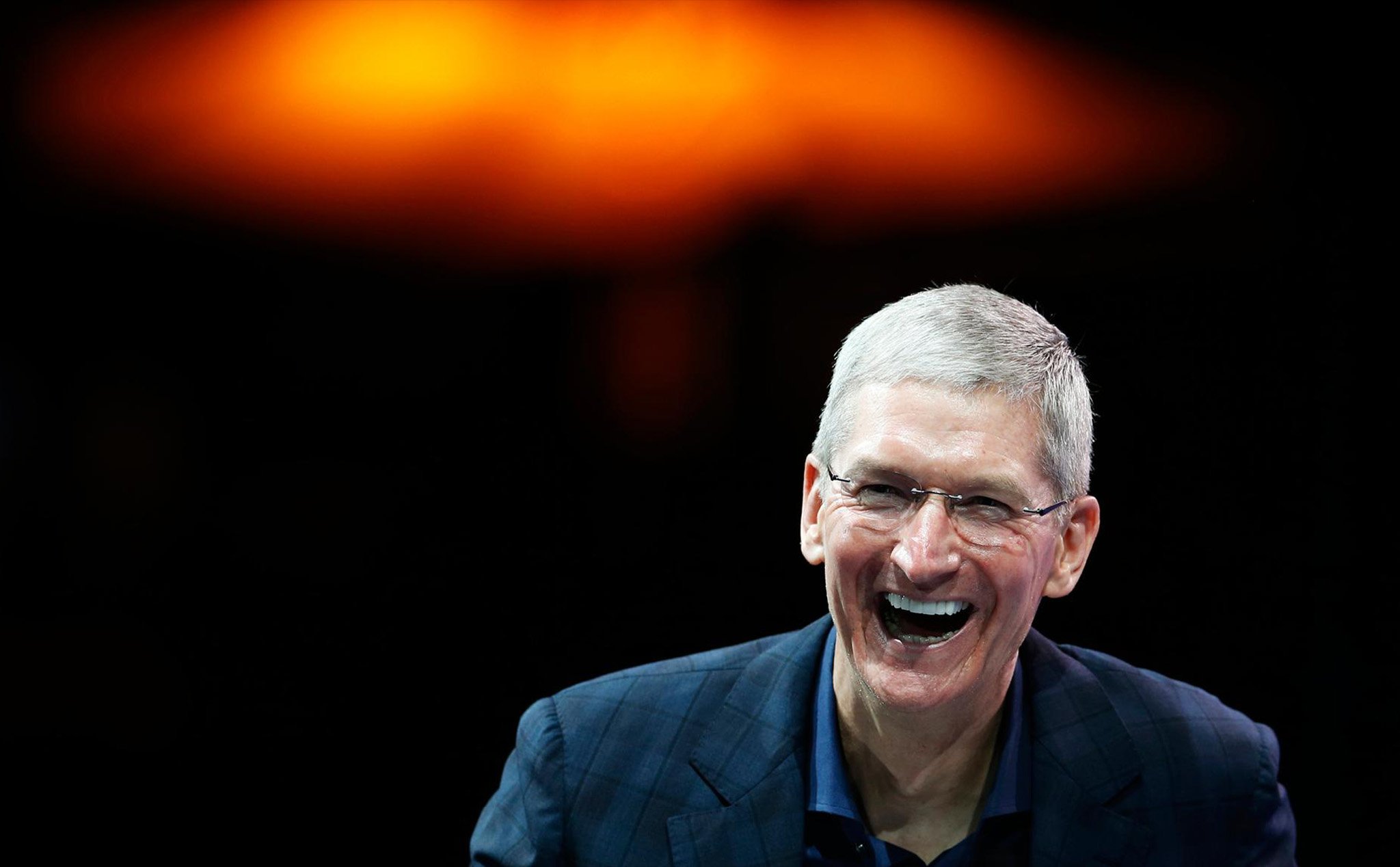 Tim Cook khi được hỏi vì sao Apple không hỗ trợ RCS: “mua iPhone đi”