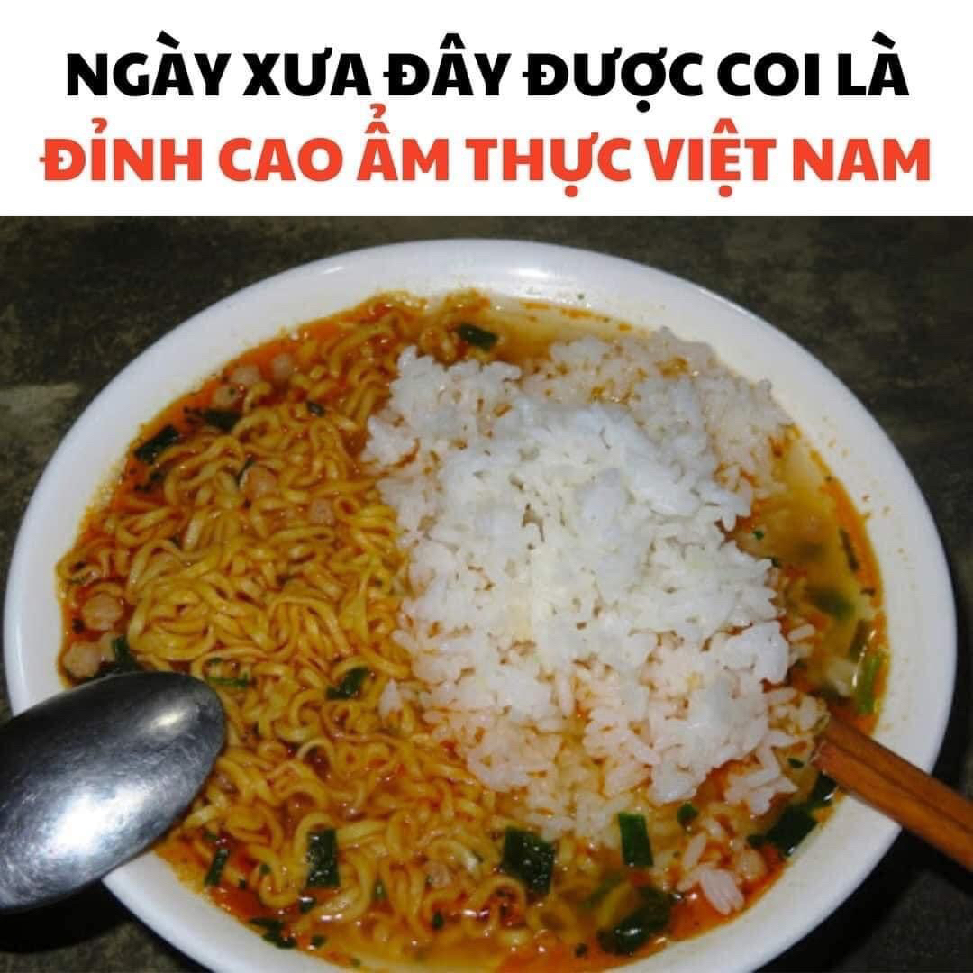 Ngày xưa ăn mì gói thì mình thích ăn mì hảo hảo nhất. Có ăn mì gói trộn thêm cơm vào. Giờ nếu ăn th