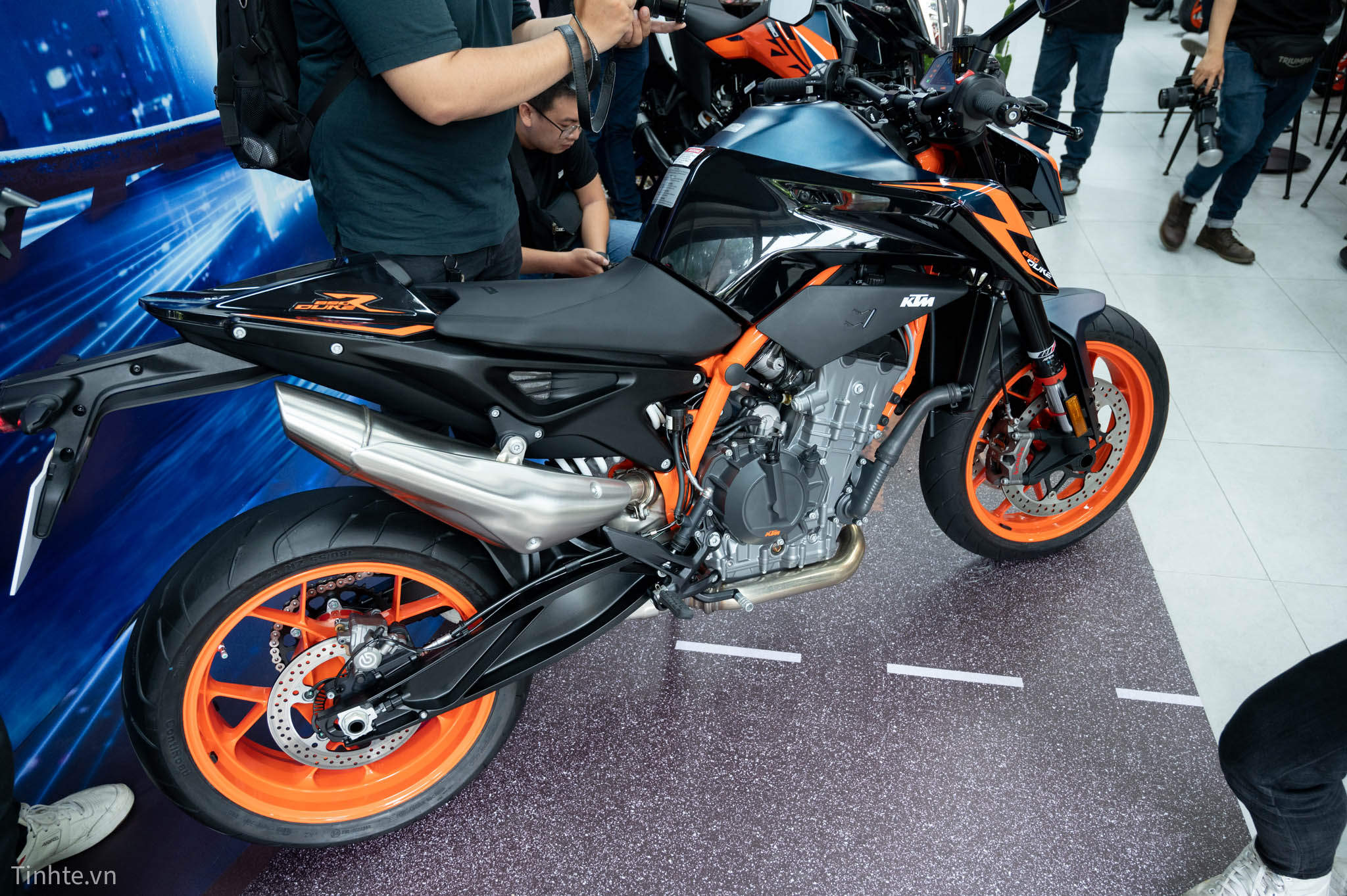 KTM-Duke-890-R-ADV-390-tinhte--28.jpg