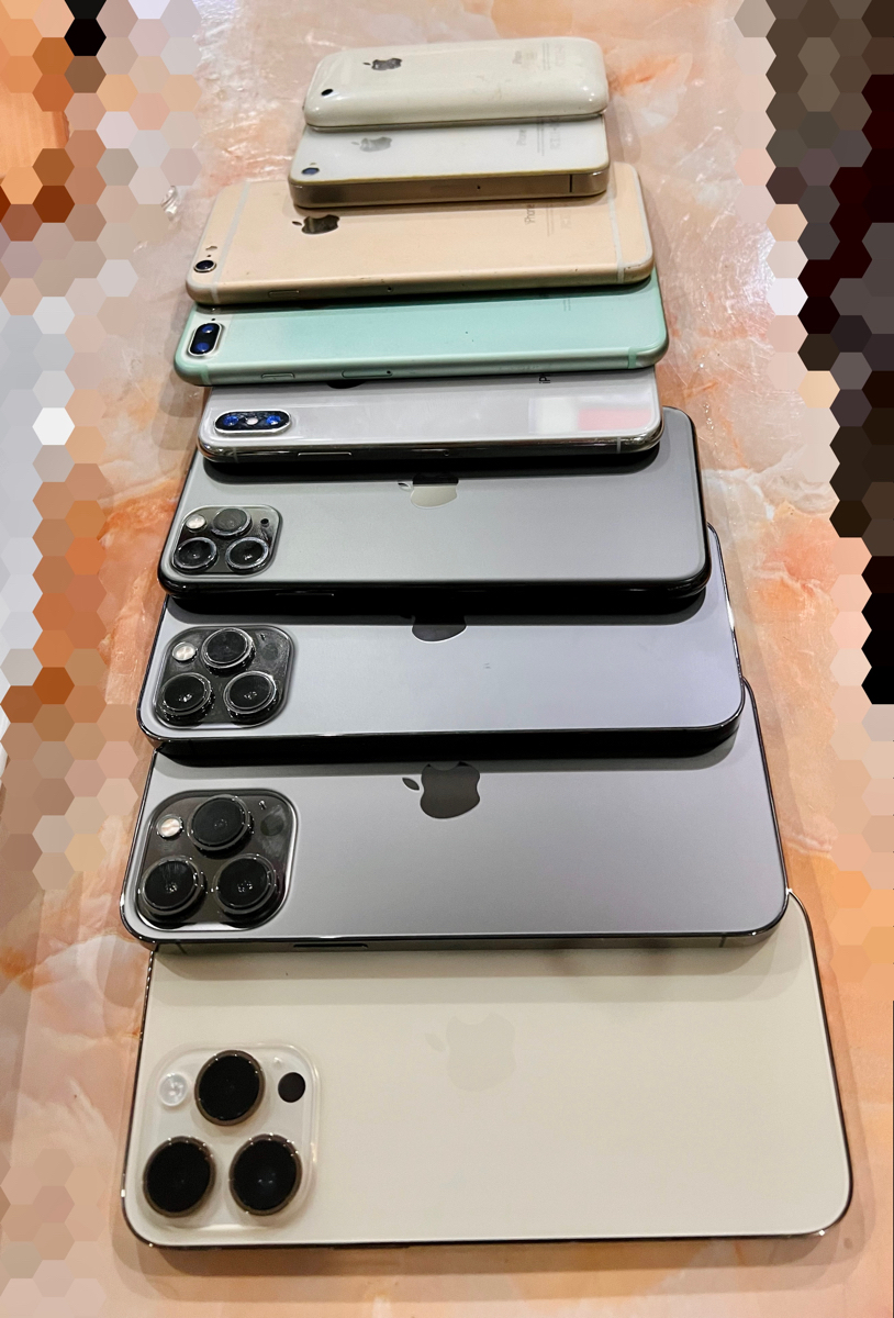 Còn thiếu con ip5 và 6 nữa tìm chưa ra. Chỗ này là cúng cho thằng Apple bao tiền r :))