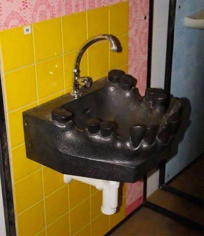 Lavabo nhìn nản luôn