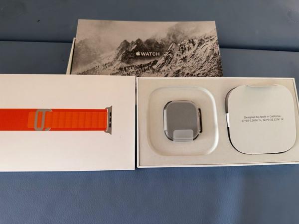 Khách hàng may mắn nhận AirPods Pro 2, Apple Watch Ultra trước cả thế giới