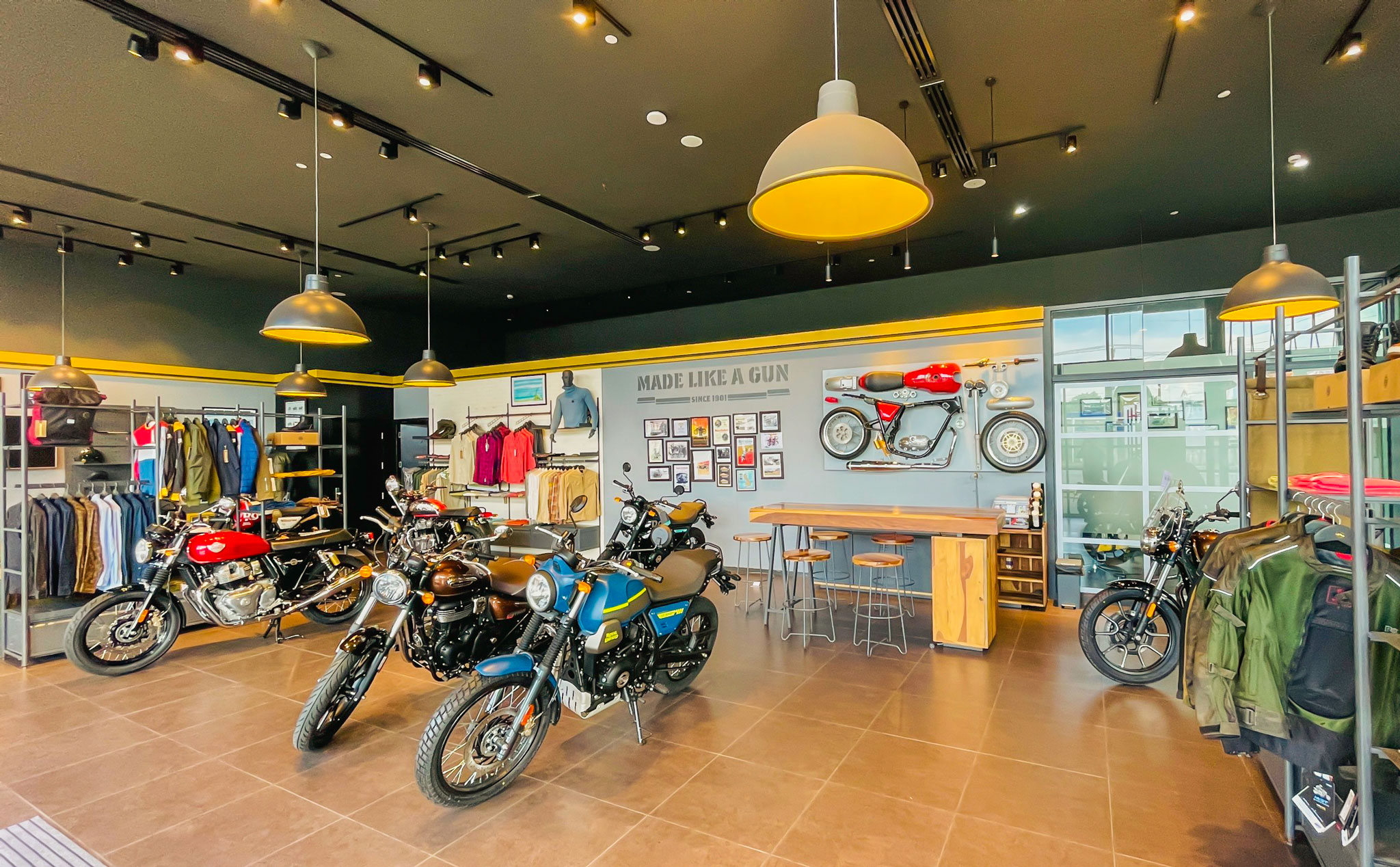 Royal Enfield khai trương showroom mới tại TP.HCM cùng 3 dòng xe mới