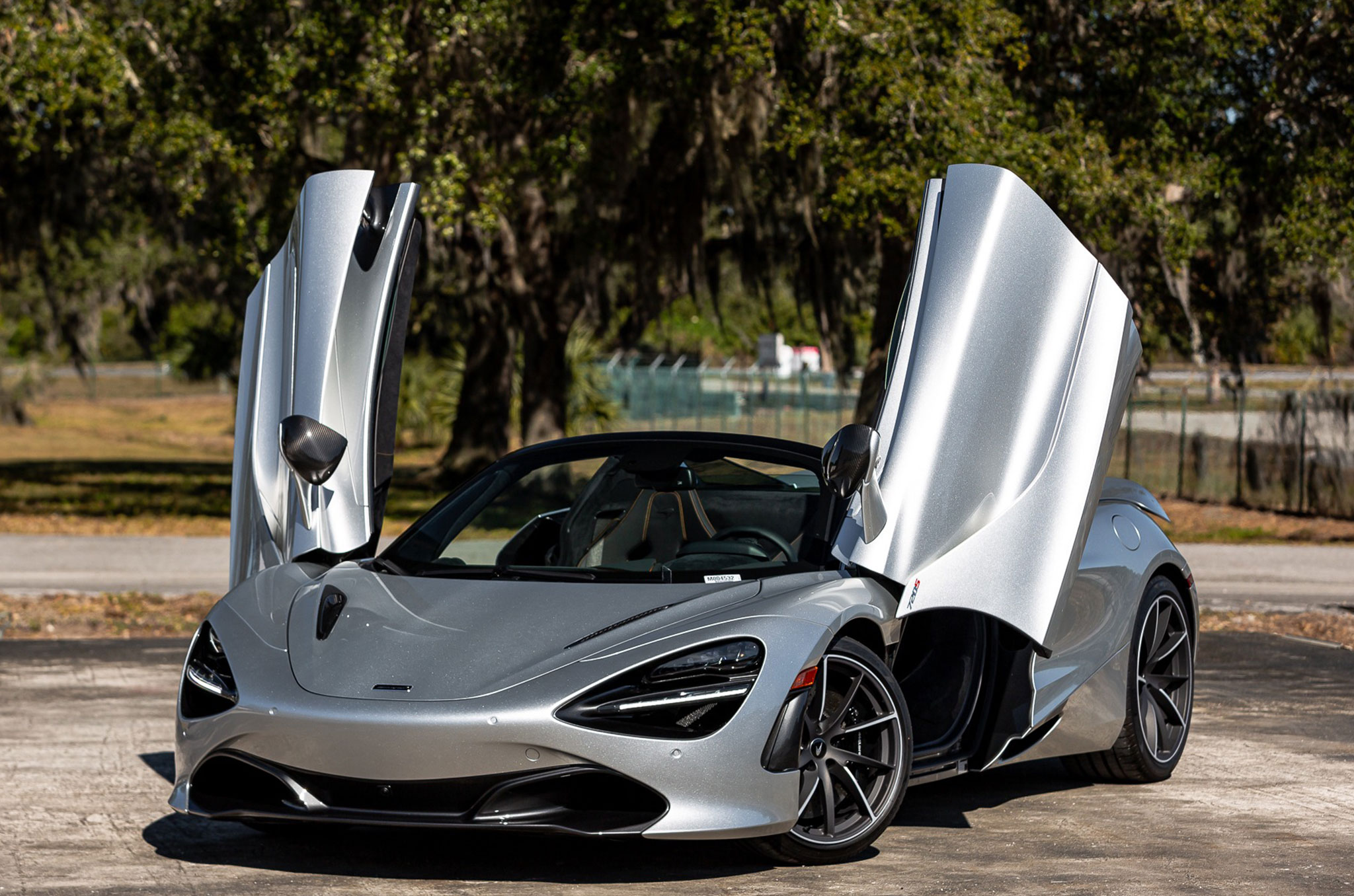 cua-canh-buom-Butterfly-Doors-New-2020-McLaren-720S-Spider-Performance.jpg