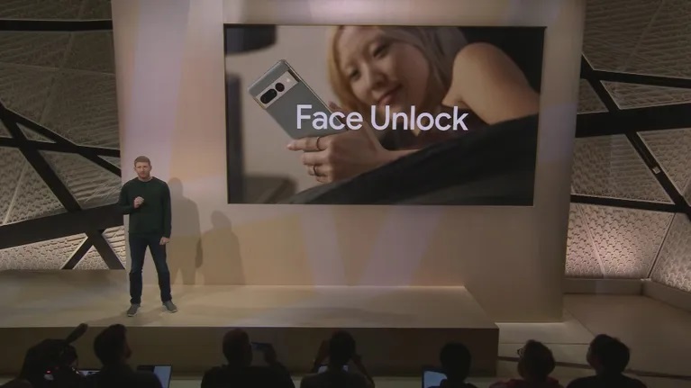 1.Face_Unlock_Pixel_7.jpg
