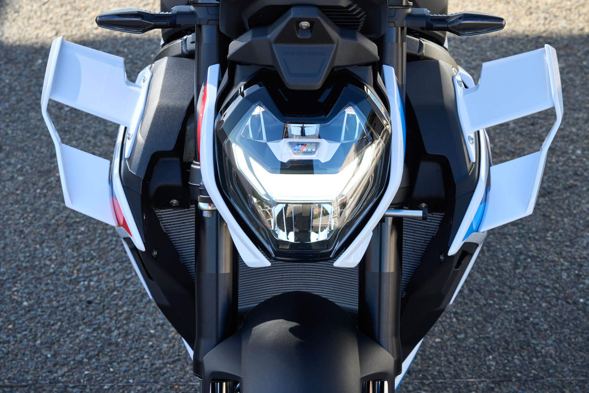 bmwm1000r-8.jpg