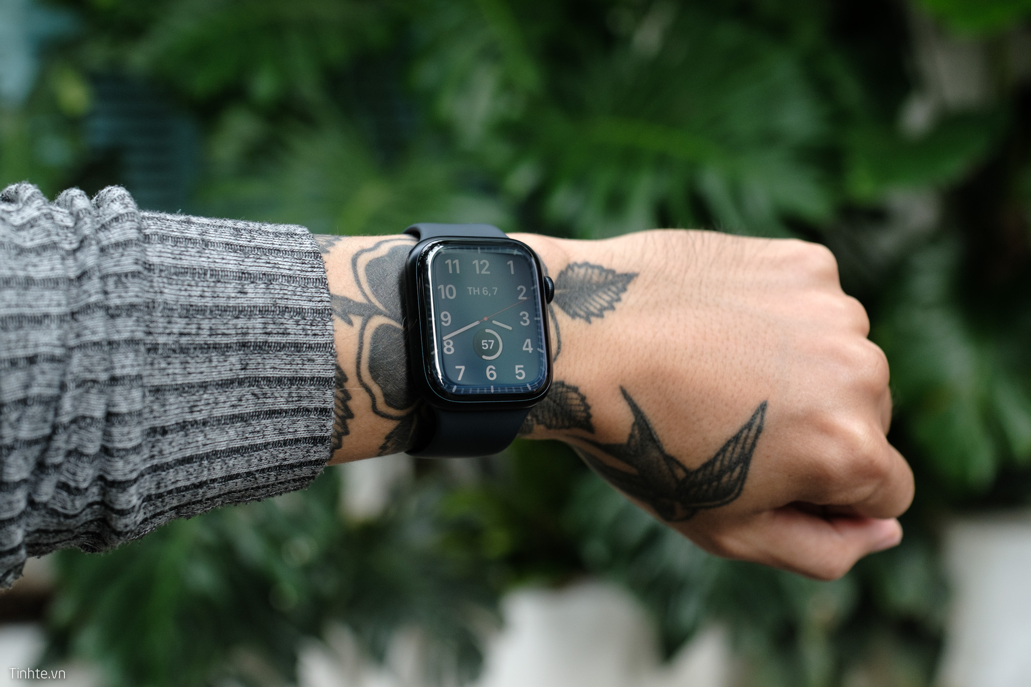 Trên Tay Apple Watch Series 8 Giống Hệt Series 7