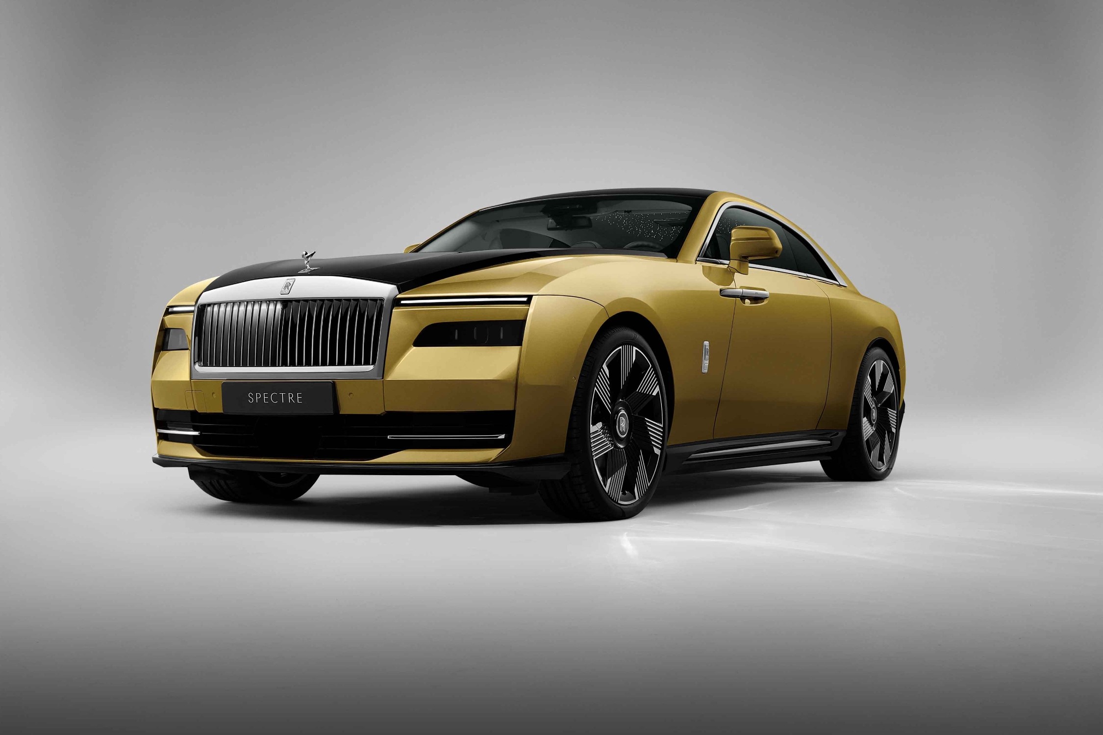 Rolls-Royce Spectre: Coupe điện siêu sang, giá dự kiến gần 400 nghìn USD