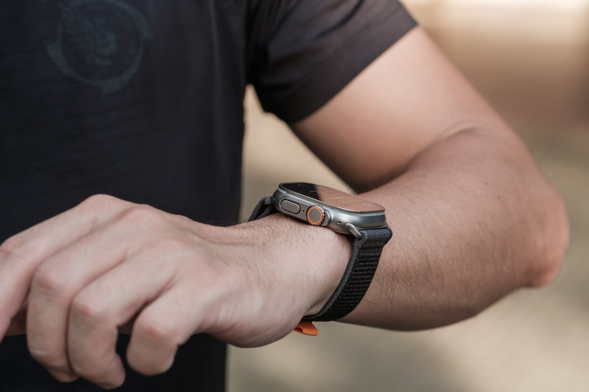 Trên tay Trail Loop: Phiên bản dây đeo thoải mái và thân thiện nhất cho Apple Watch Ultra