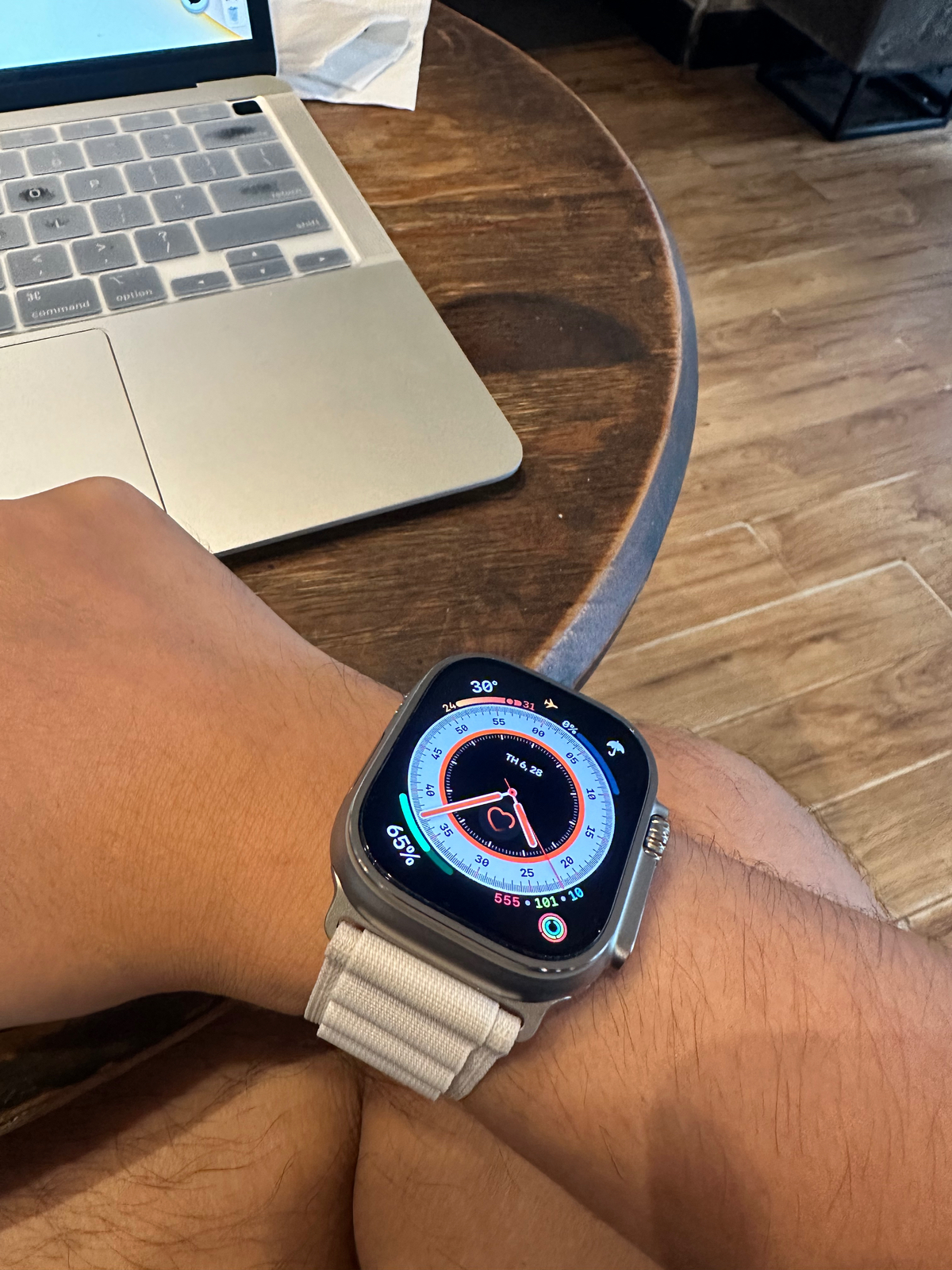 Trải nghiệm Apple Watch Ultra đến này cũng được nửa tháng. Thấy em nó đẹp. Hầm hố. Cứng cáp.