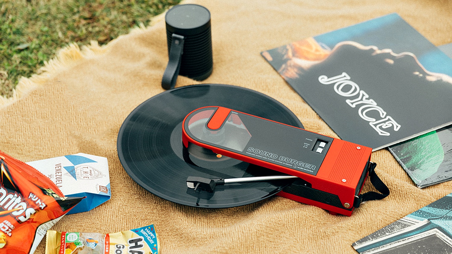 Audio Technica Sound Burger Turntable: AT-SB2022, thêm Bluetooth, gọn gàng hơn, giá $159