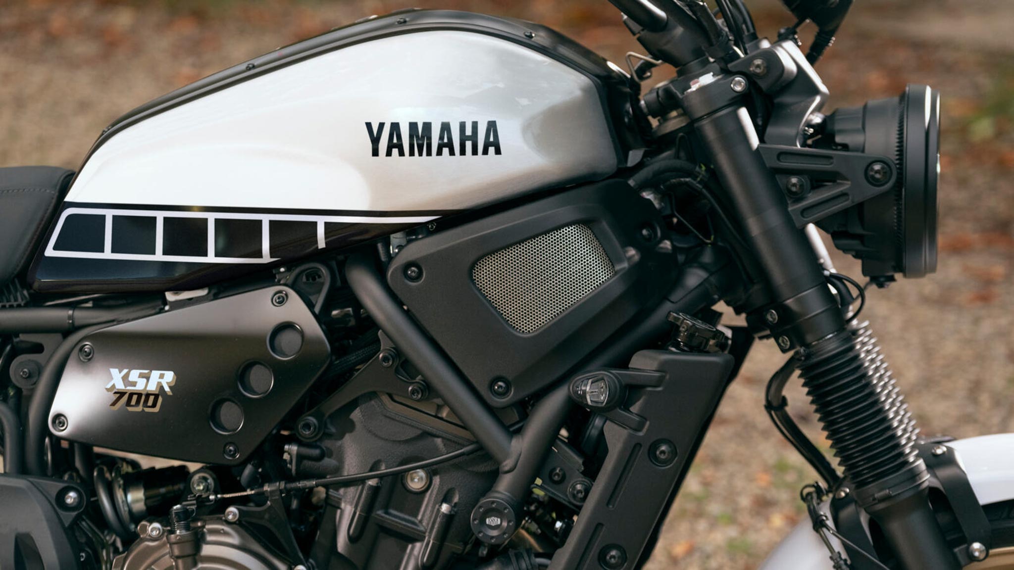 yamahaxsr700legacy-18.jpg