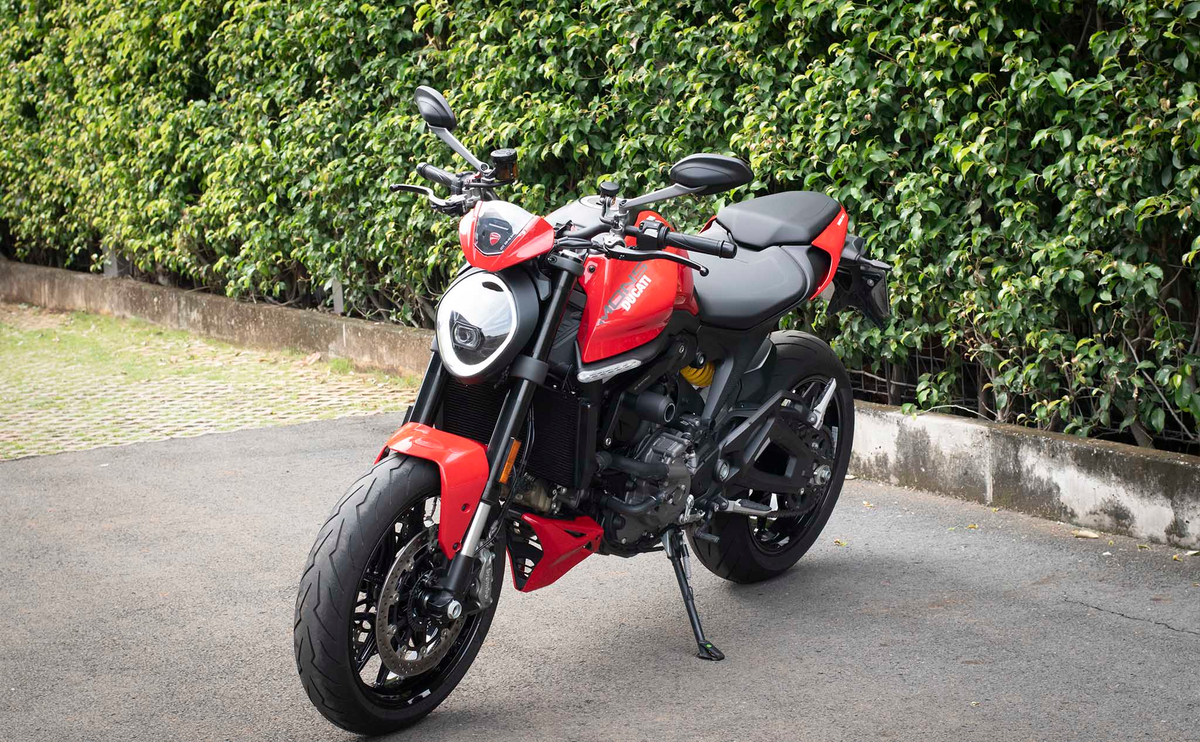 Ducati Monster 2021: Sự dũng cảm của Ducati.