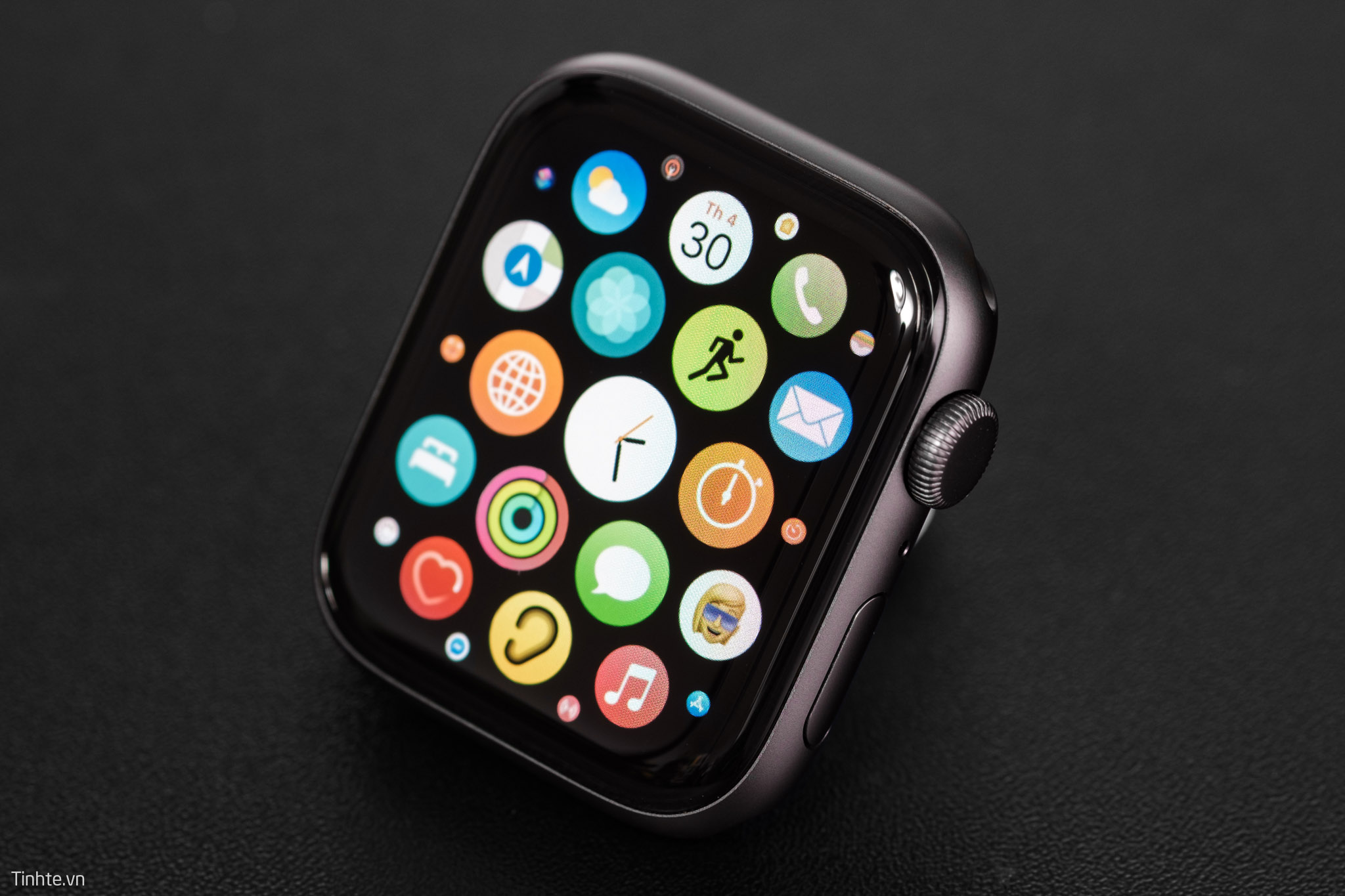 Apple Watch giúp liên lạc khẩn cấp kịp thời khi bị ngã ở độ cao gần 40 mét