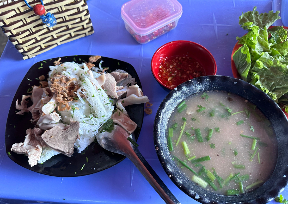 Cháo lòng bánh hỏi Phú Yên