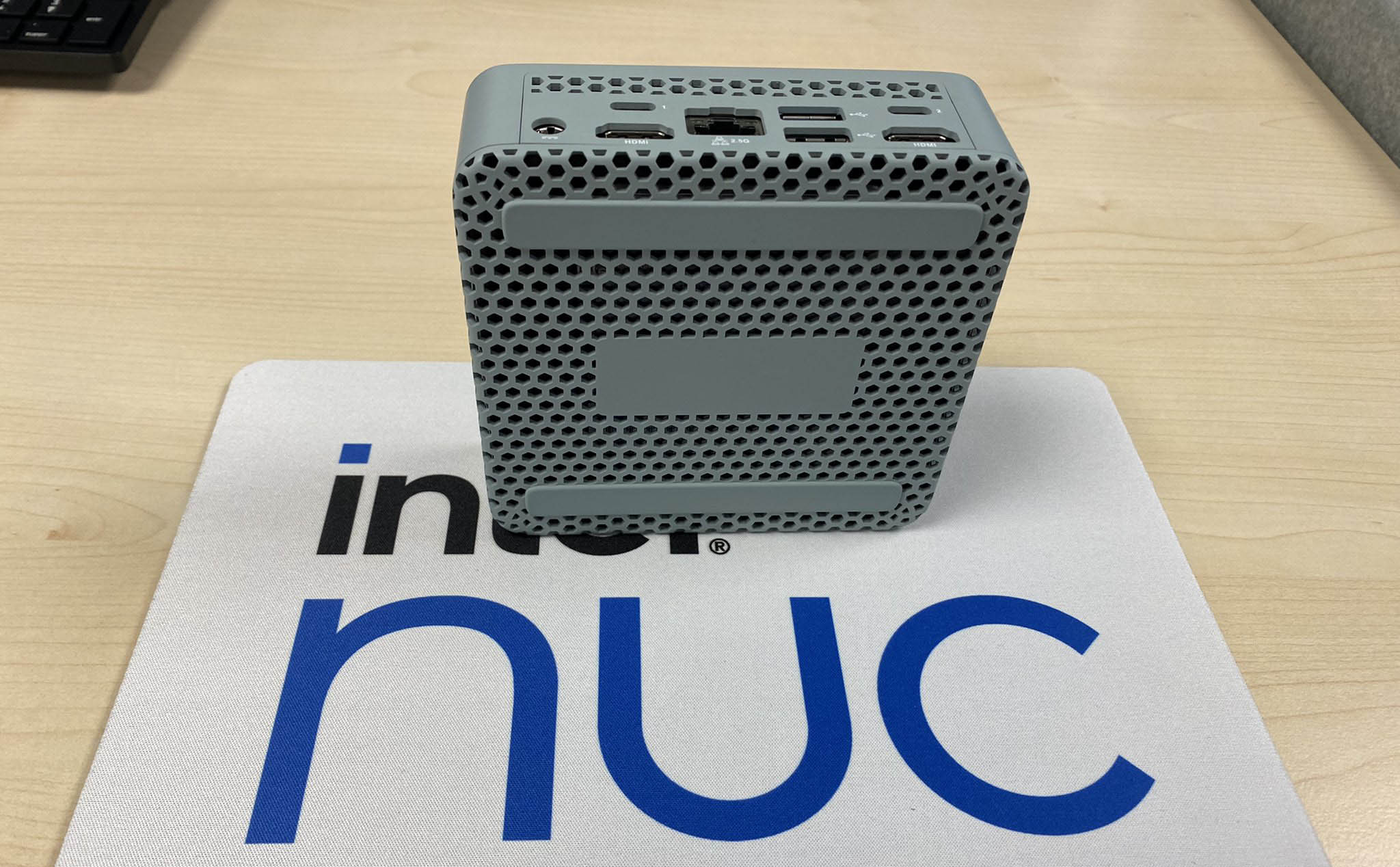 Xuất hiện nguyên mẫu thiết kế của Intel NUC 13 Pro, thoáng mát hơn