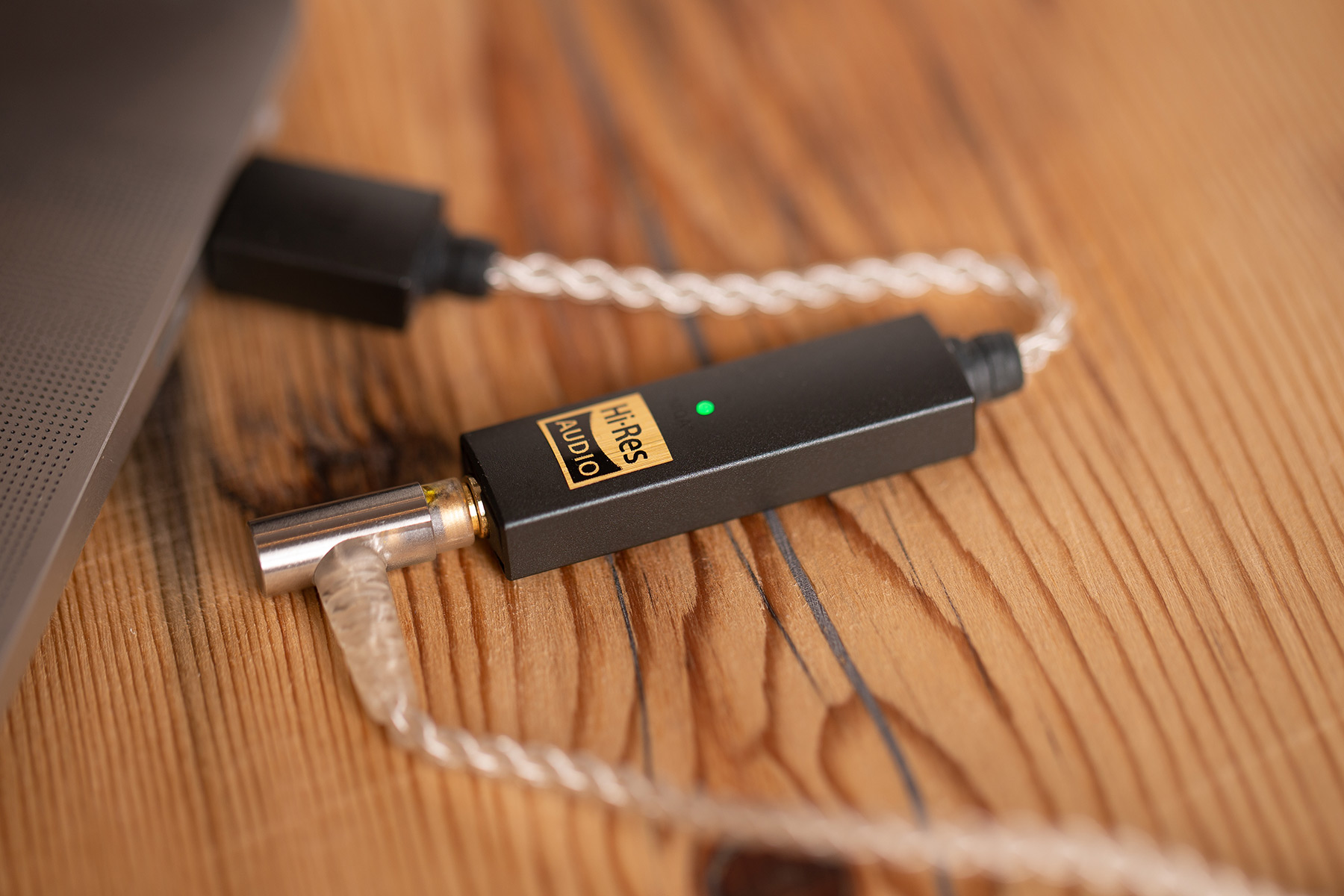 iFi Audio ra mắt GO link, USB dongle hỗ trợ giải mã 32BIT, MQA, giá 60$
