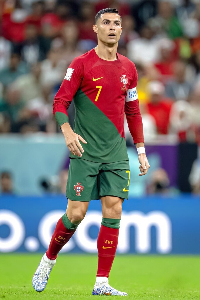 Cristiano Ronaldo dự bị ở Bồ Đào Nha: Bi kịch ngôi sao hết thời?