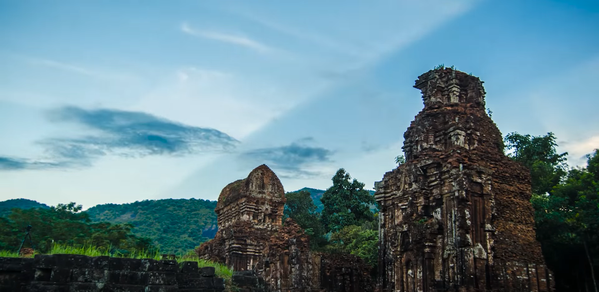 Đôi điều về thánh địa Mỹ Sơn và tàn tích của đế chế Chăm Pa lừng lẫy một thời.