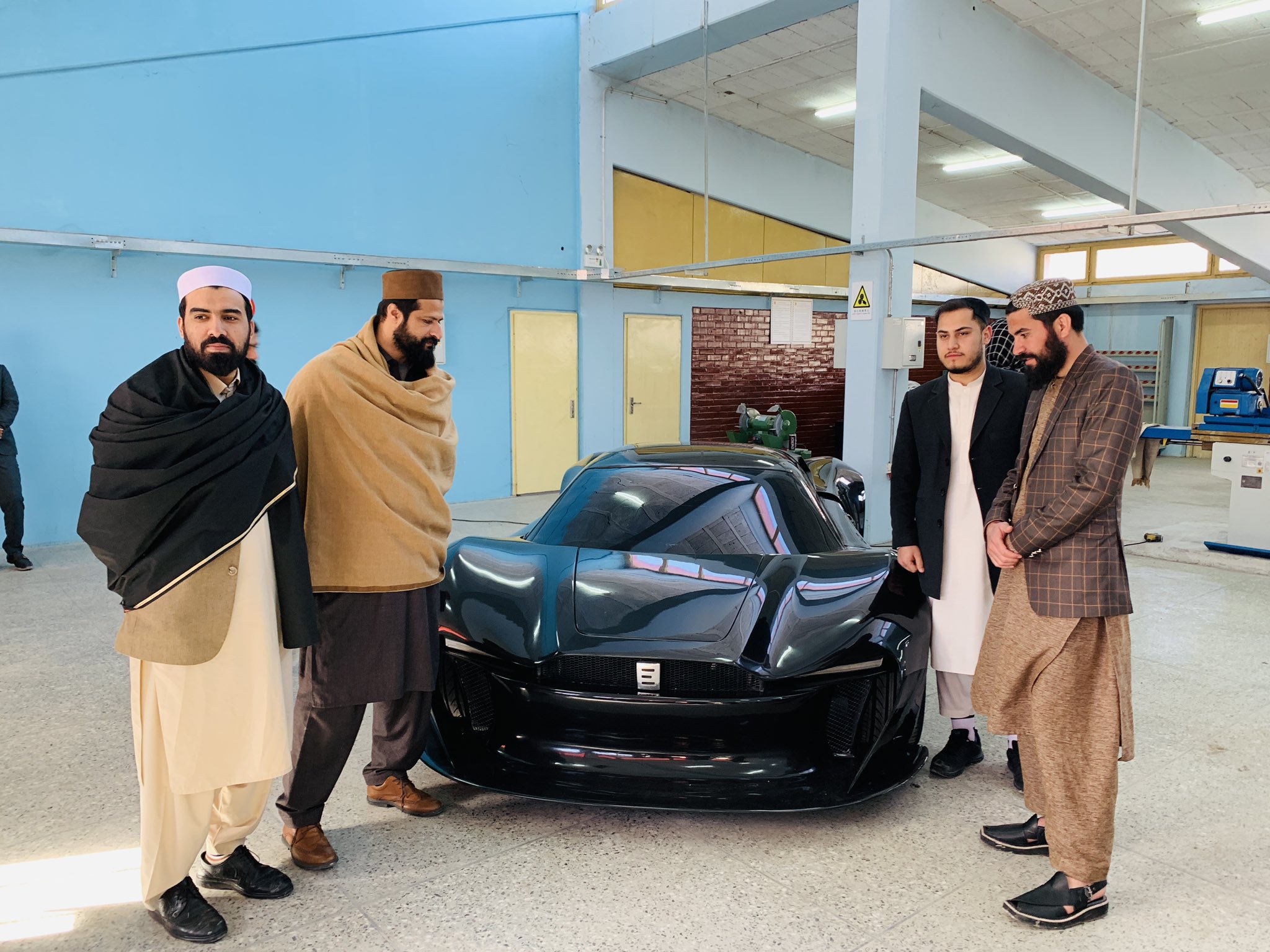 Mada 9: Siêu xe của người Afghanistan đang gây bão mạng xã hội