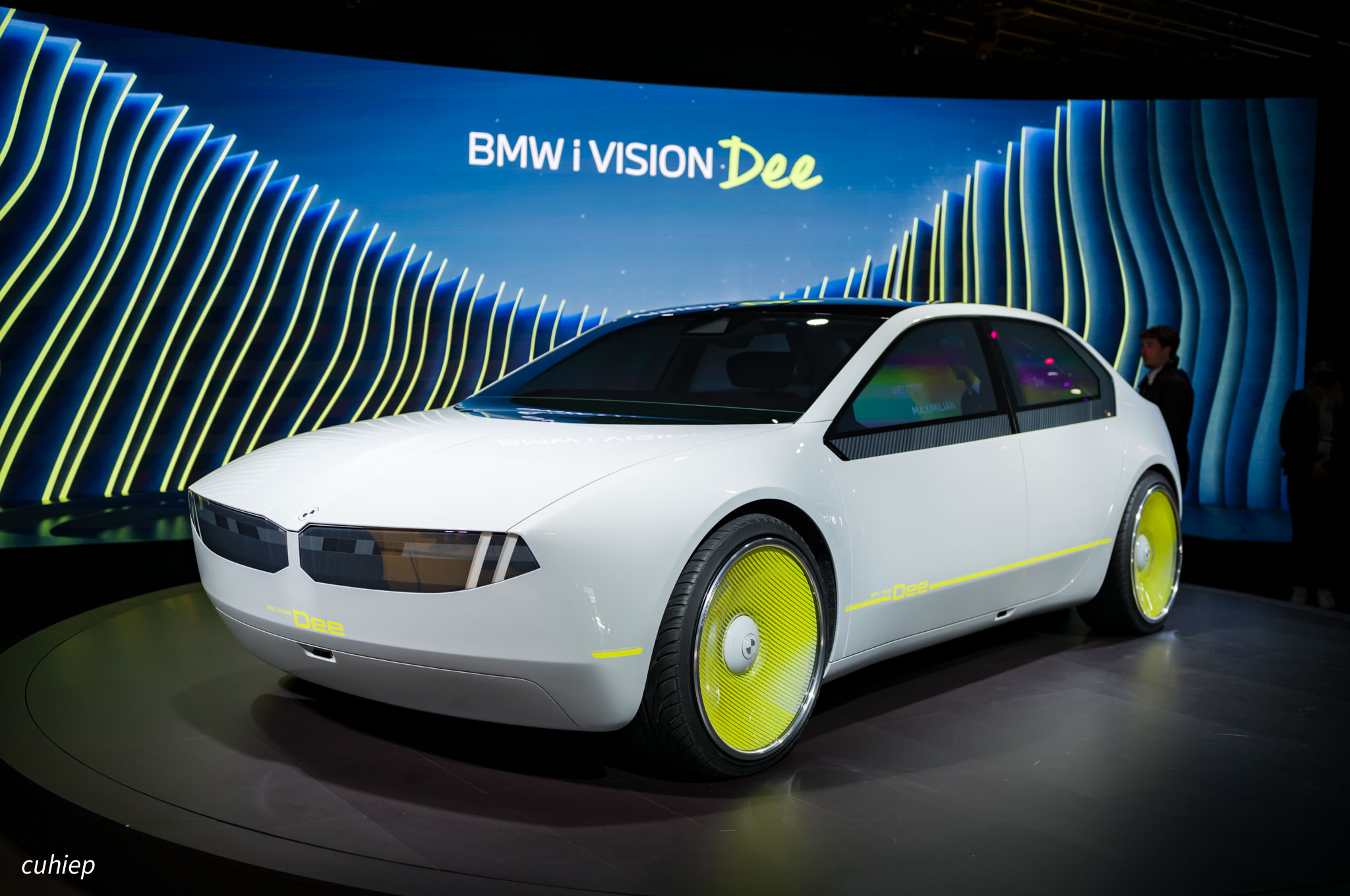 6292116_tren-tay-BMW-i-Vision-Dee-tinhte-41.jpg