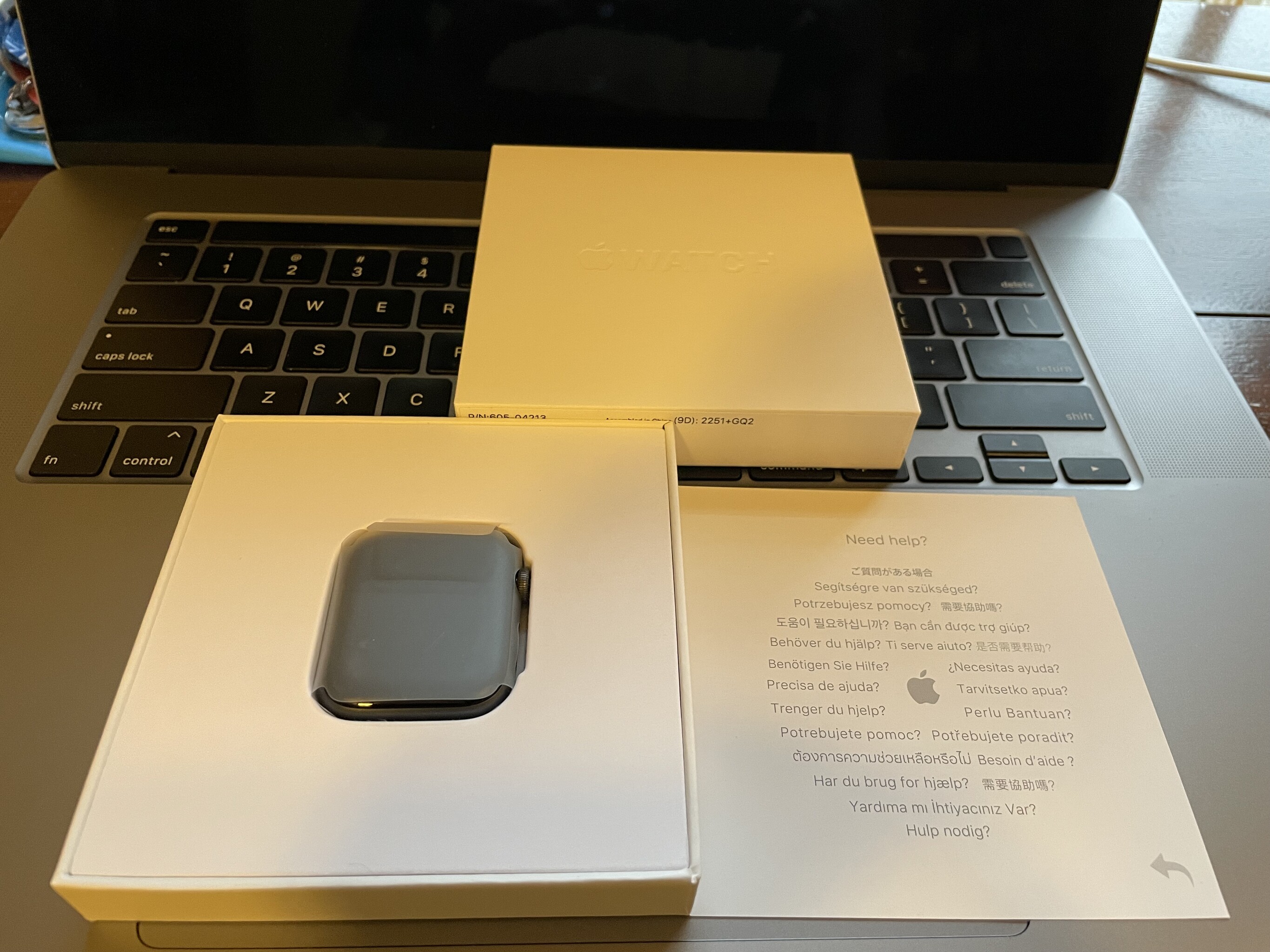 Chia sẻ trải nghiệm "thay pin" Apple Watch ở Apple Store