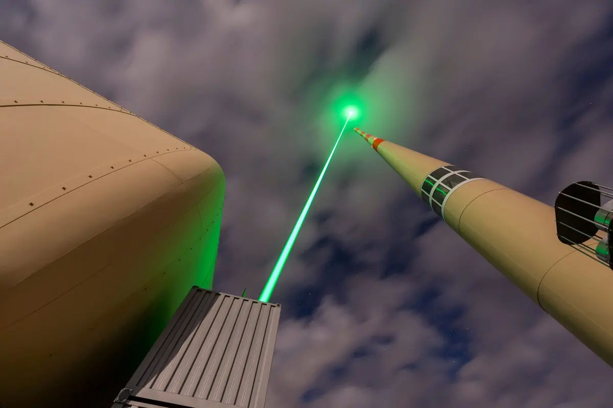 Thử nghiệm laser công suất lớn thay cột thu lôi, bảo vệ sân bay và trạm điện