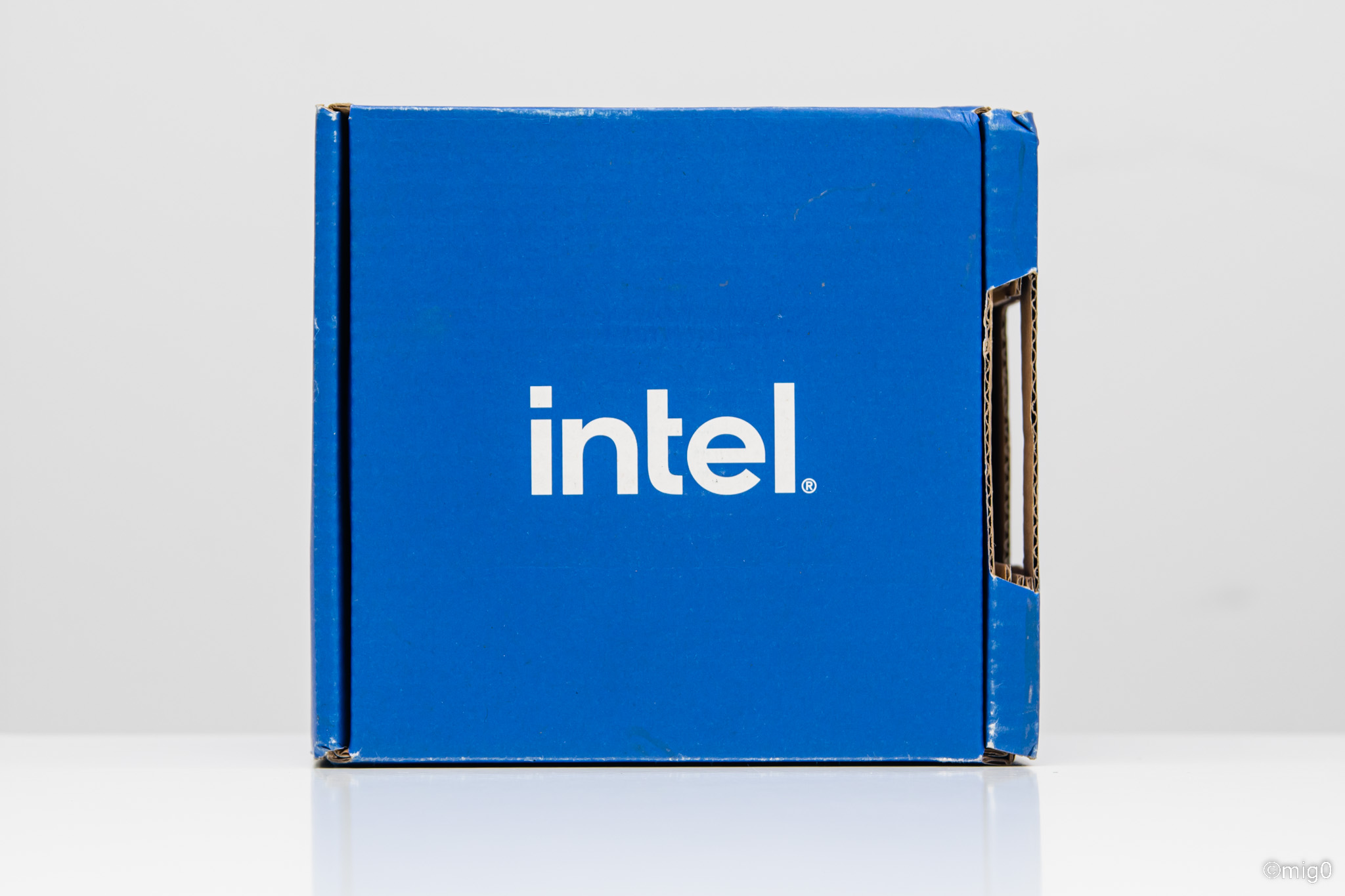 tren-tay-intel-laminar-rh1-tinhte-1.jpg