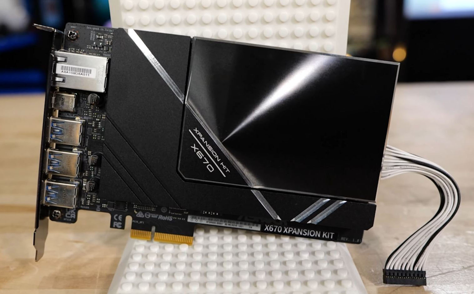 ASRock tạo ra mainboard chipset AMD B650 có khả năng nâng cấp thành X670