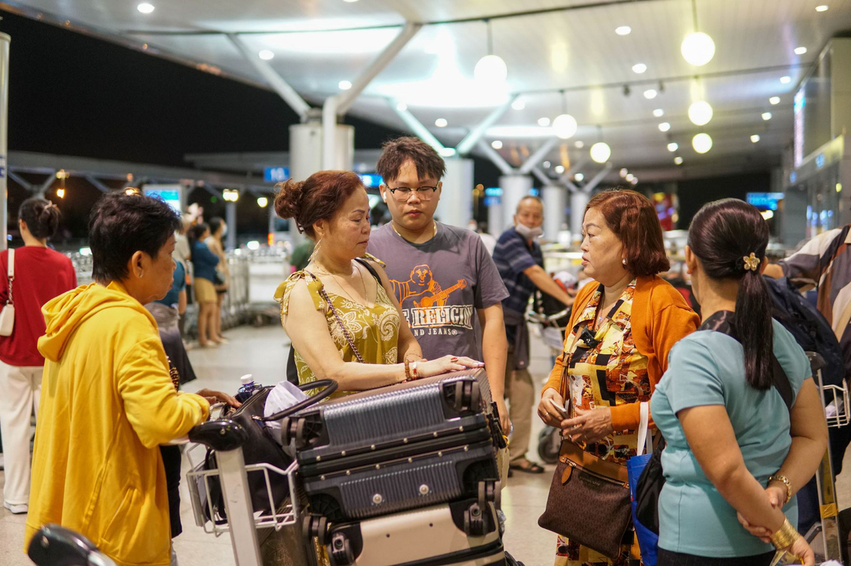 Ước tính có khoảng 18.000 lượt khách Việt đi tour nước ngoài qua các công ty du lịch, lữ hành ở...